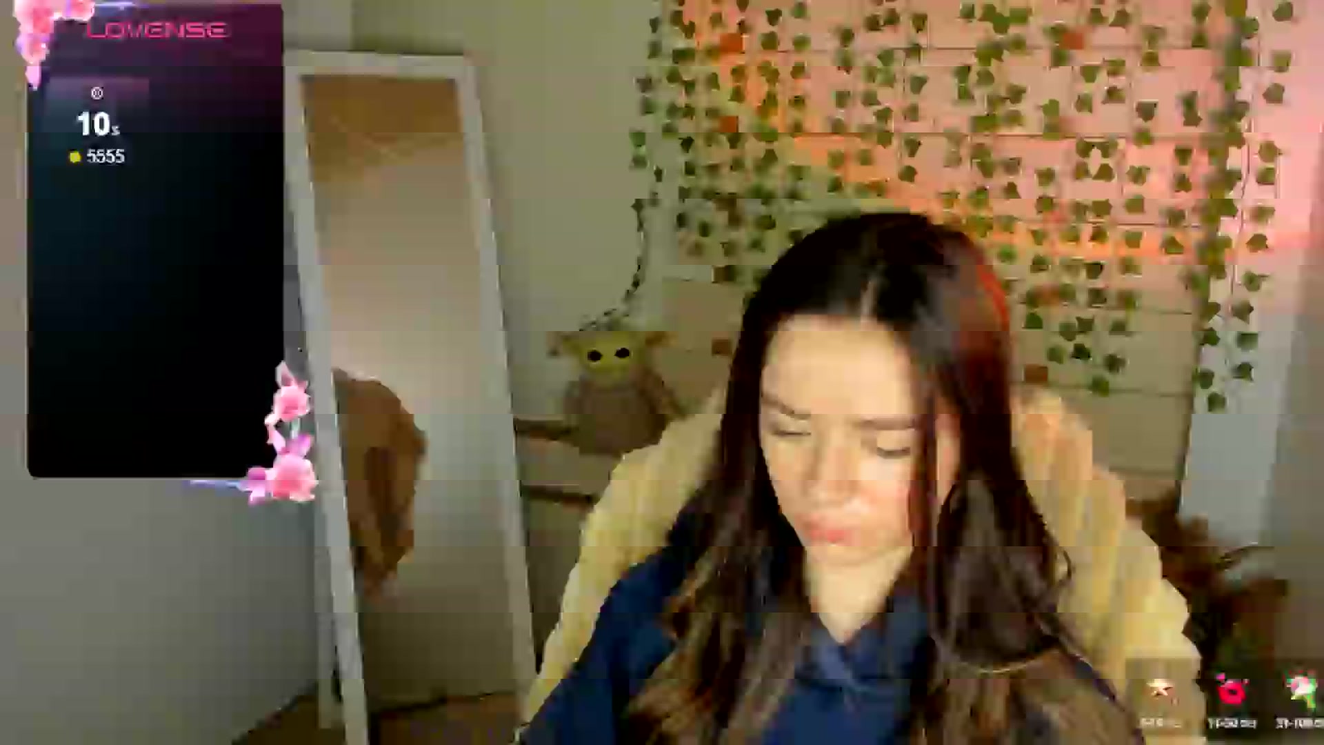 Gallery image thumbnail from KiraLove's myfreecams stream on, 05/06/2025, 10:42 image 2 of 20