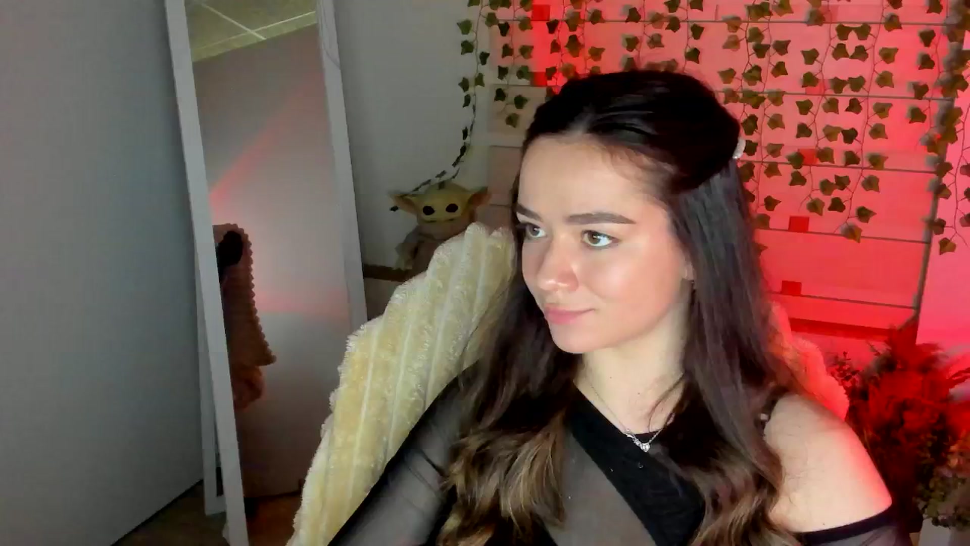 Gallery image thumbnail from KiraLove's myfreecams stream on, 05/08/2025, 13:18 image 12 of 20