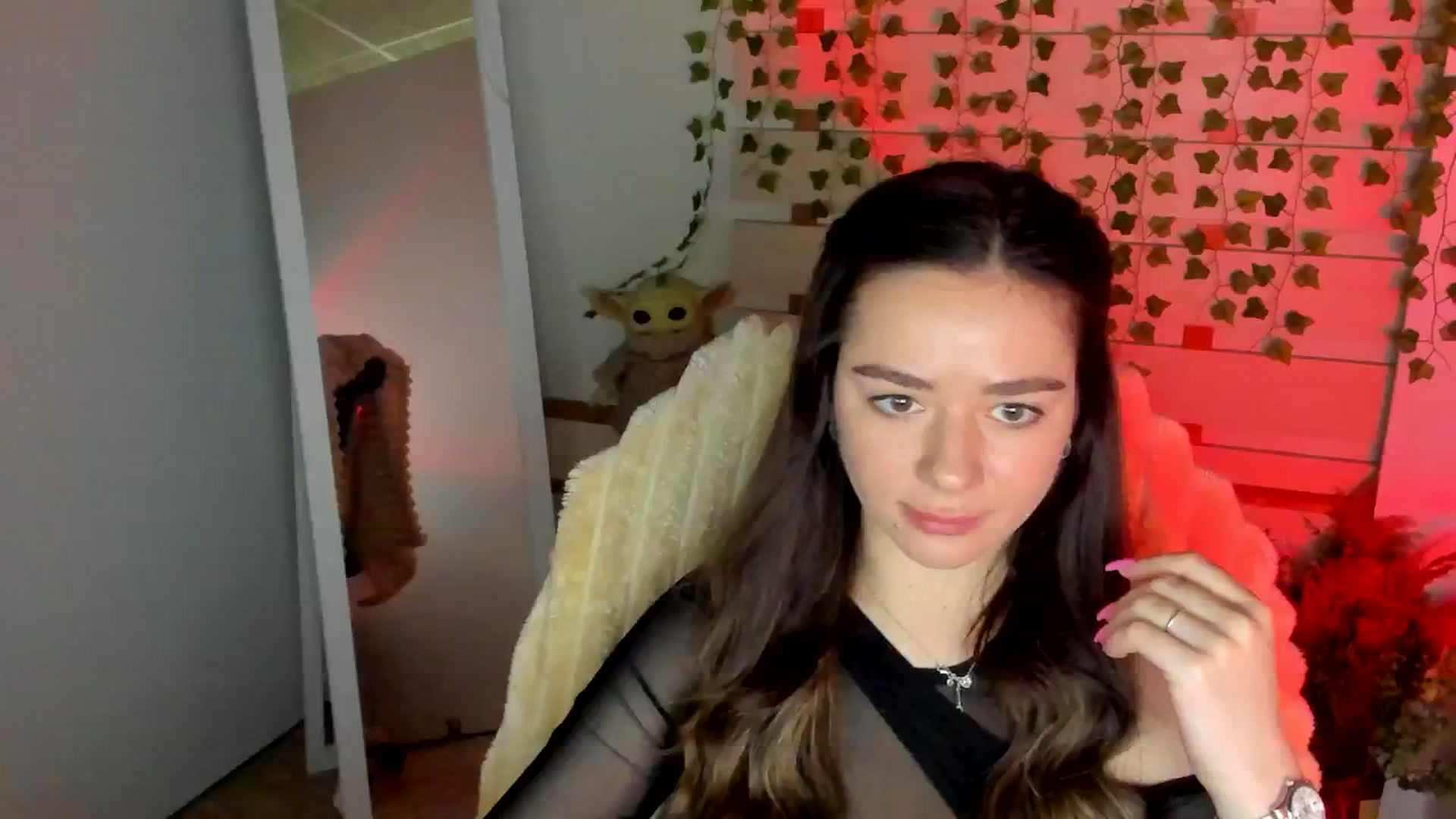 Gallery image thumbnail from KiraLove's myfreecams stream on, 05/08/2025, 13:18 image 6 of 20