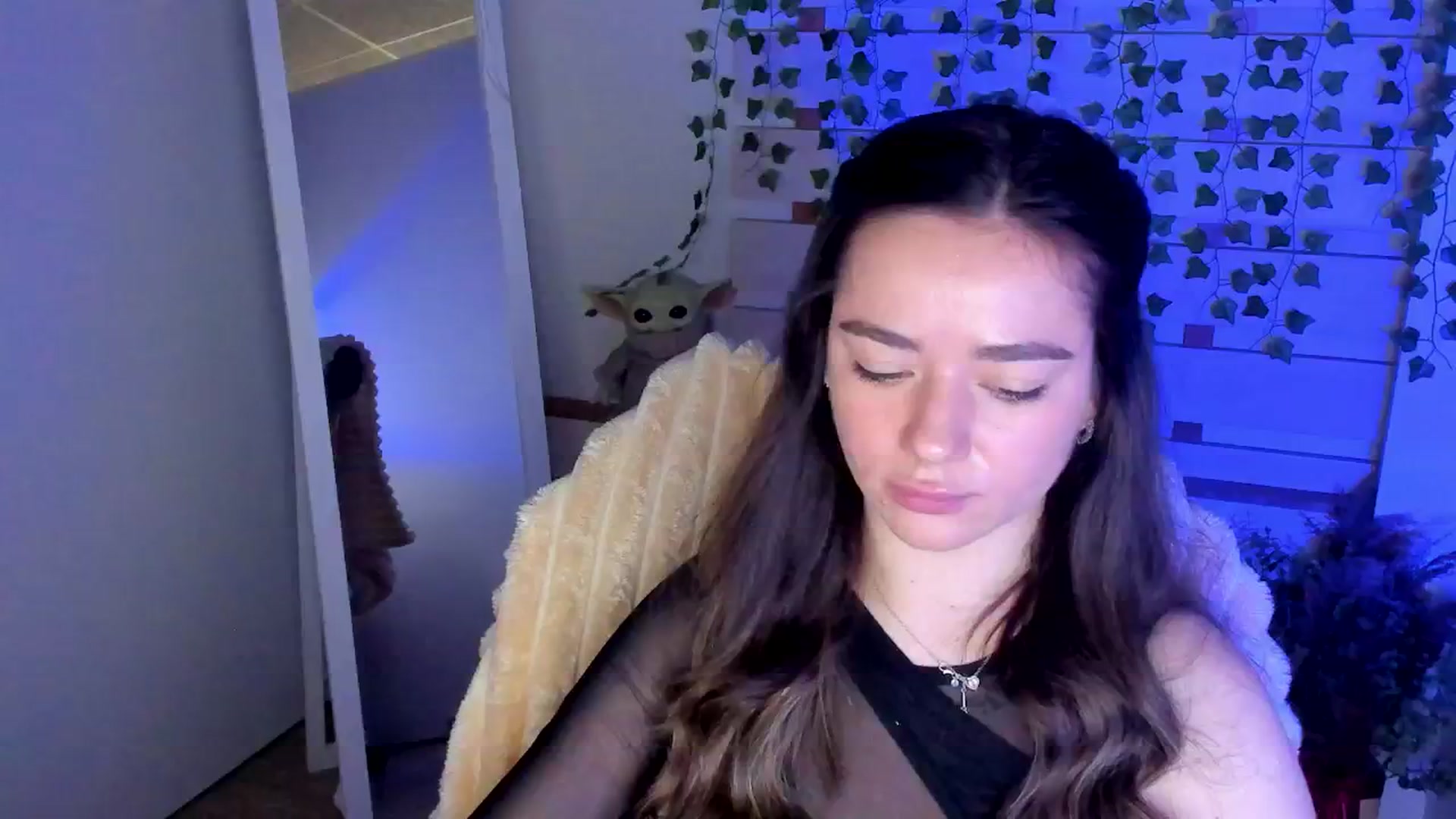 Gallery image thumbnail from KiraLove's myfreecams stream on, 05/08/2025, 13:18 image 14 of 20