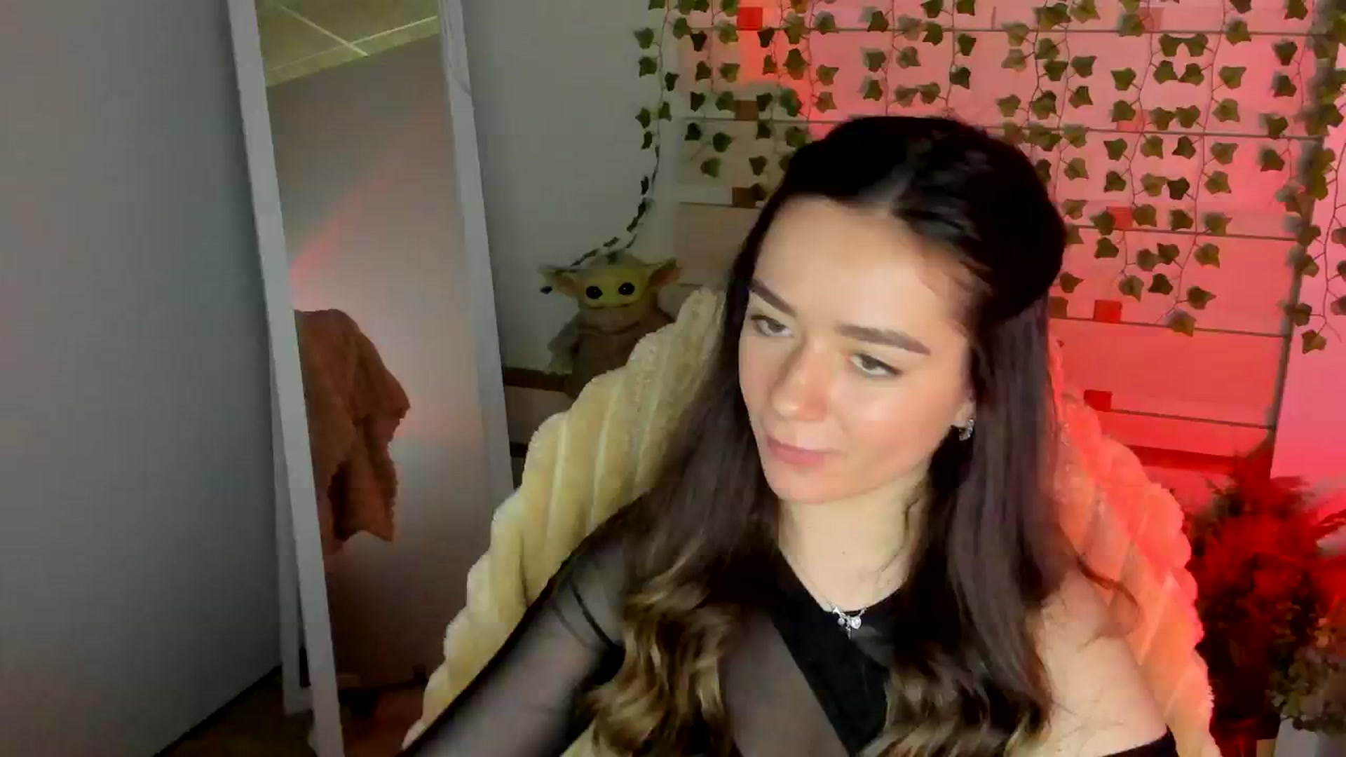 Gallery image thumbnail from KiraLove's myfreecams stream on, 05/08/2025, 14:02 image 15 of 20