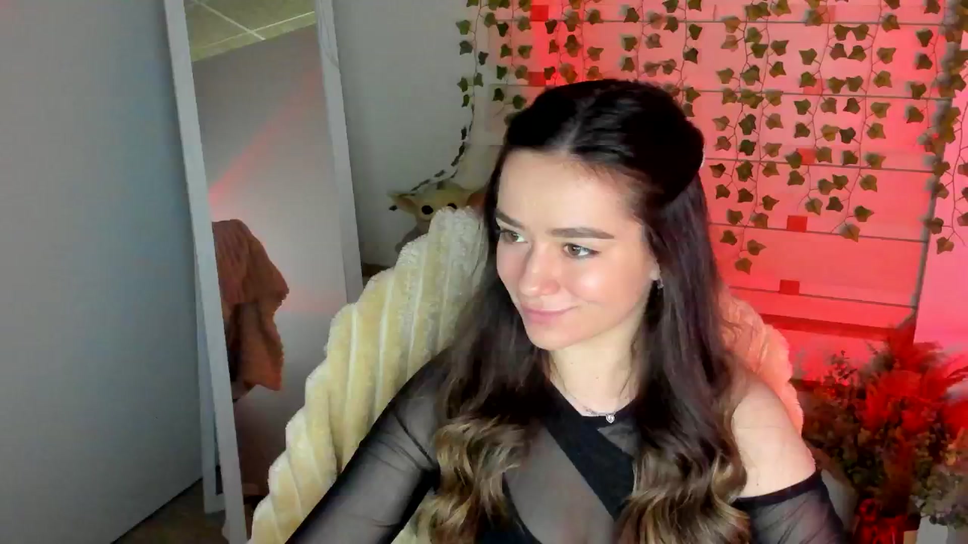 Gallery image thumbnail from KiraLove's myfreecams stream on, 05/08/2025, 14:02 image 18 of 20