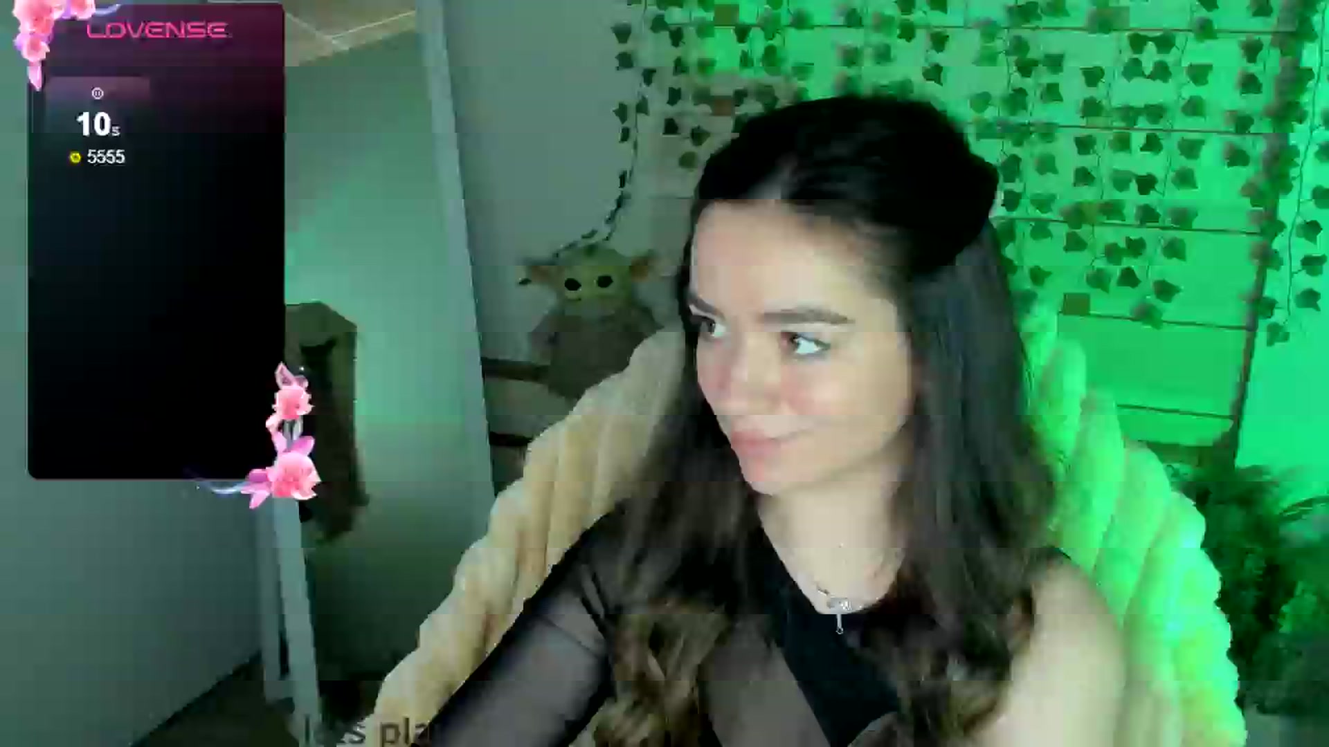 Gallery image thumbnail from KiraLove's myfreecams stream on, 05/08/2025, 15:57 image 8 of 20