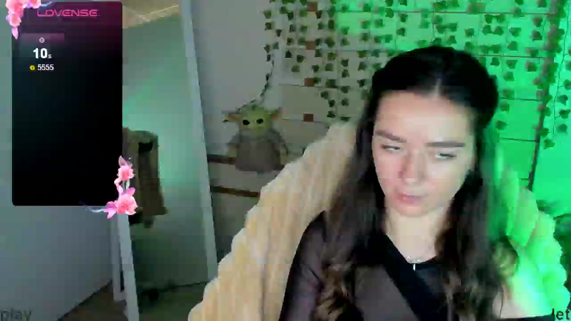 Gallery image thumbnail from KiraLove's myfreecams stream on, 05/08/2025, 15:57 image 13 of 20