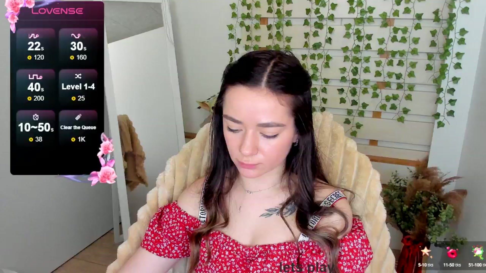 Gallery image thumbnail from KiraLove's myfreecams stream on, 05/11/2025, 10:39 image 17 of 20