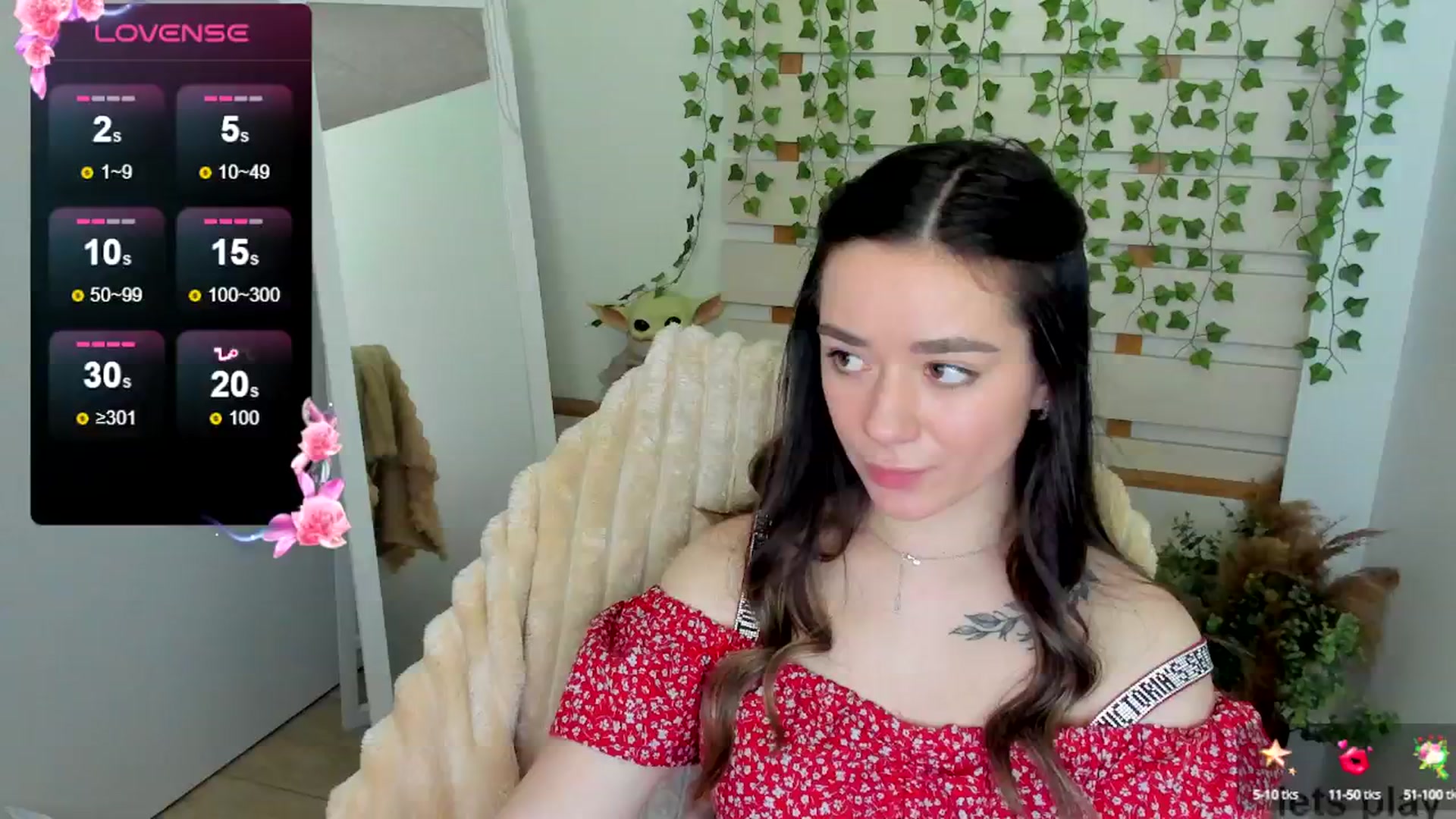 Gallery image thumbnail from KiraLove's myfreecams stream on, 05/11/2025, 10:39 image 14 of 20