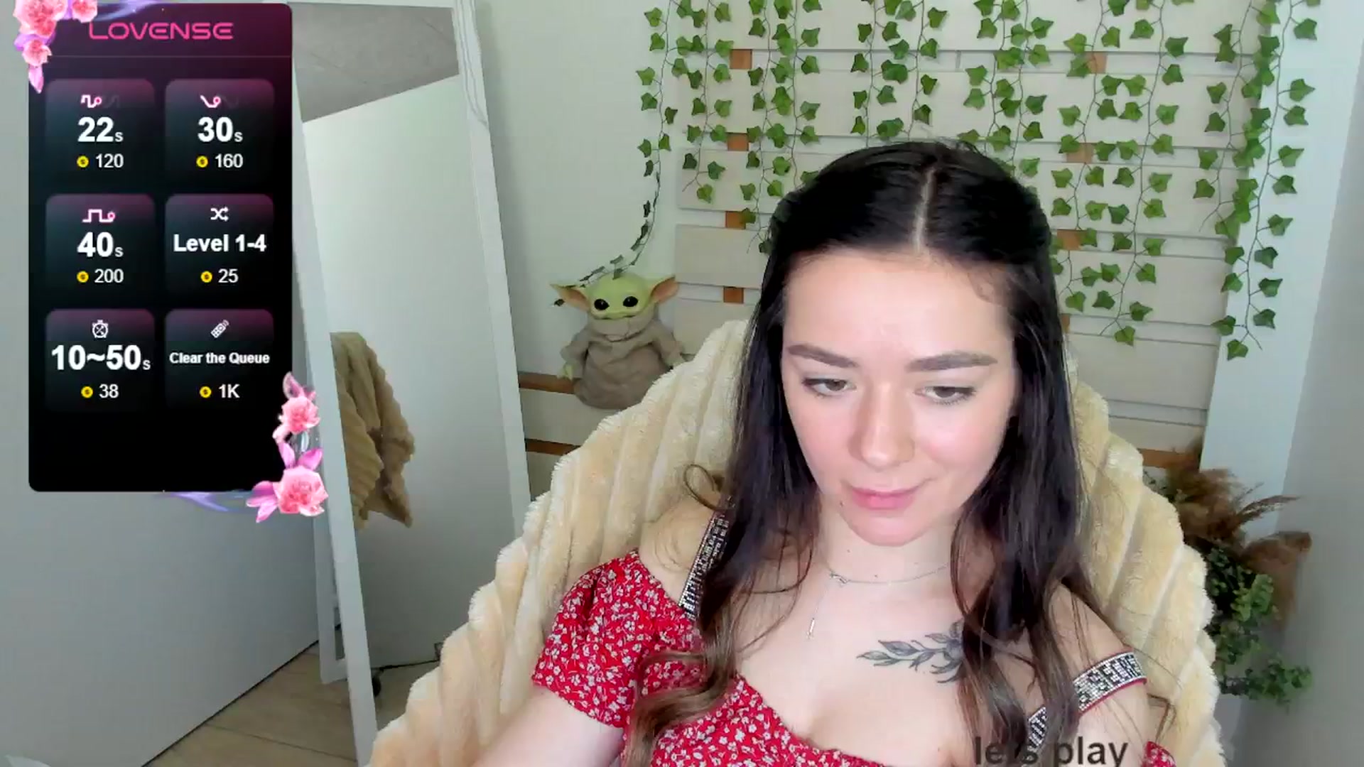 Gallery image thumbnail from KiraLove's myfreecams stream on, 05/11/2025, 10:39 image 19 of 20