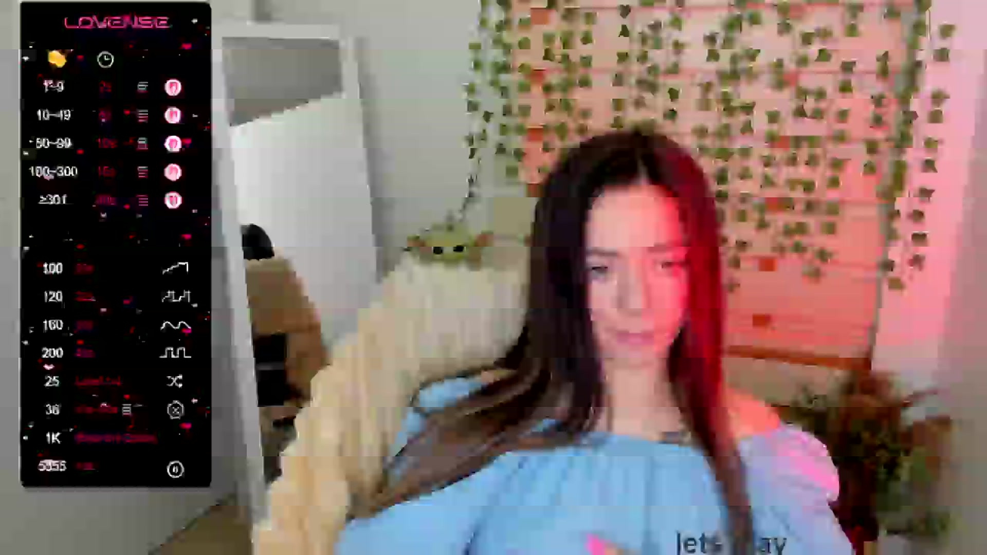 Gallery image thumbnail from KiraLove's myfreecams stream on, 05/12/2025, 08:02 image 17 of 20