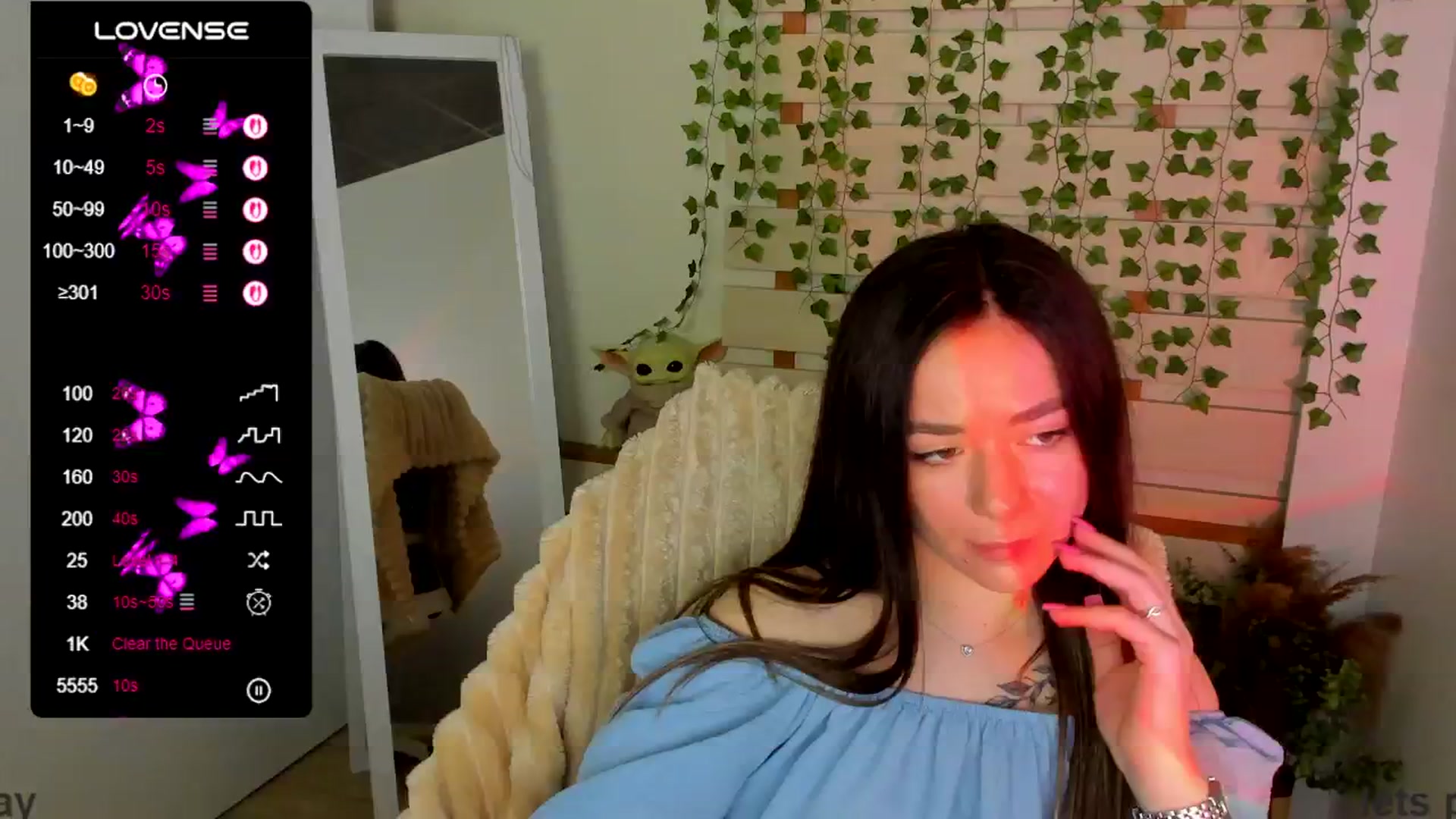 Gallery image thumbnail from KiraLove's myfreecams stream on, 05/12/2025, 09:57 image 18 of 20