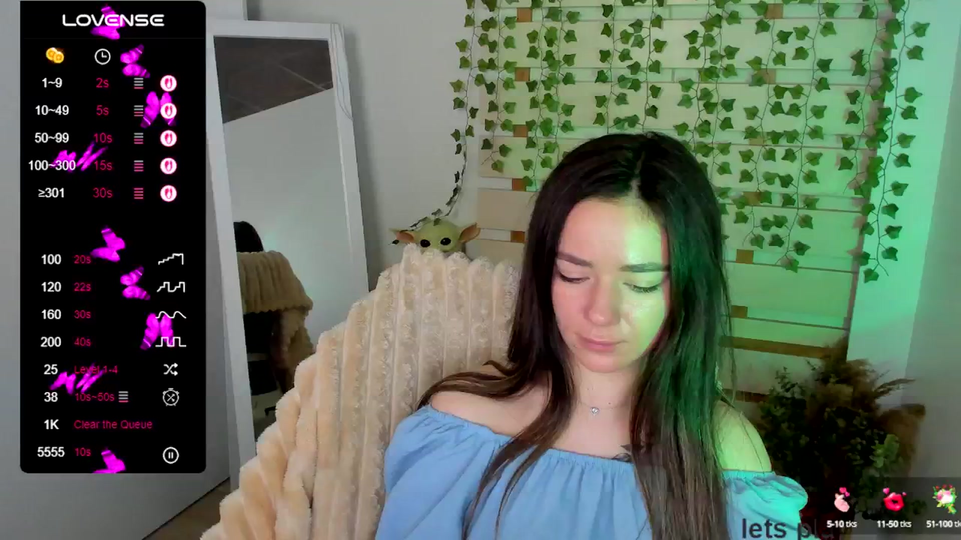 Gallery image thumbnail from KiraLove's myfreecams stream on, 05/12/2025, 09:57 image 11 of 20