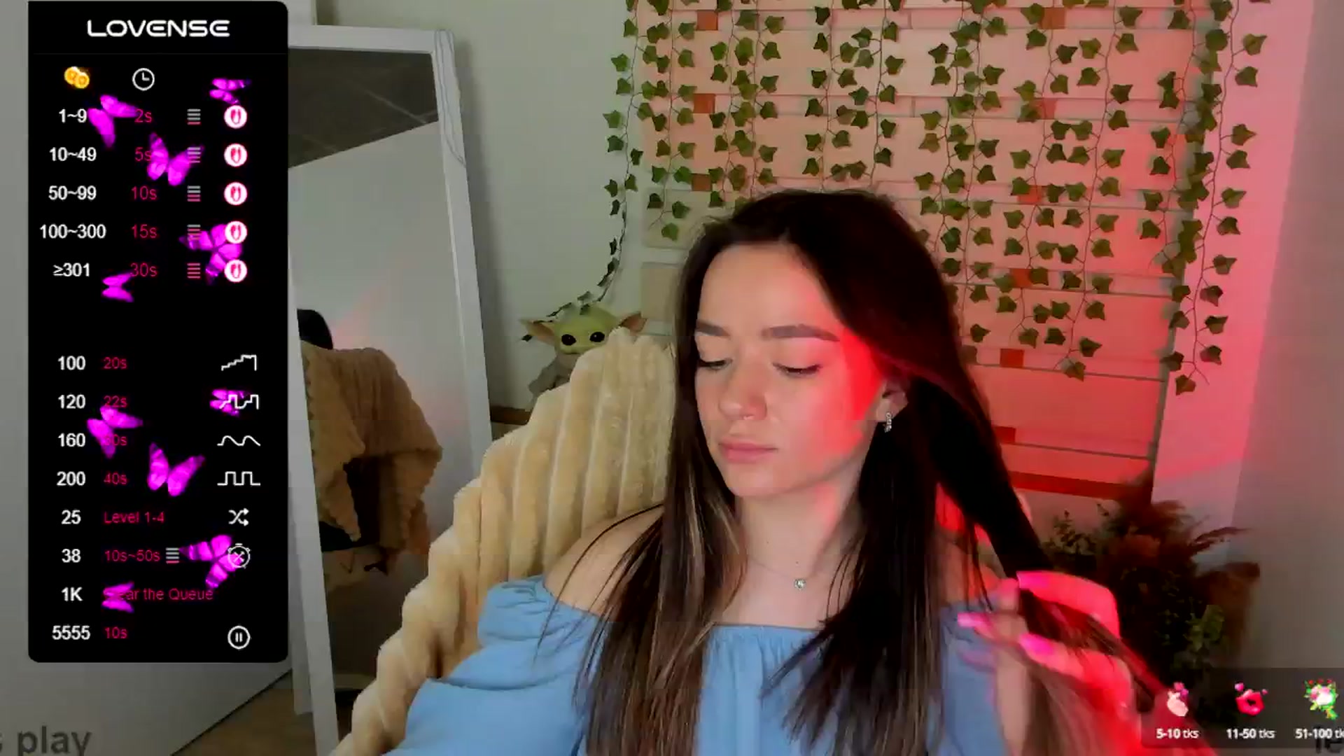 Gallery image thumbnail from KiraLove's myfreecams stream on, 05/12/2025, 11:55 image 6 of 20