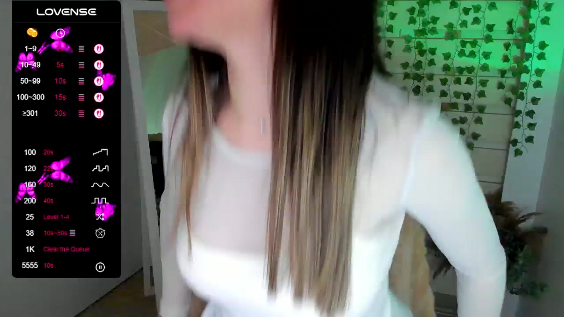 Gallery image thumbnail from KiraLove's myfreecams stream on, 05/13/2025, 12:01 image 8 of 20