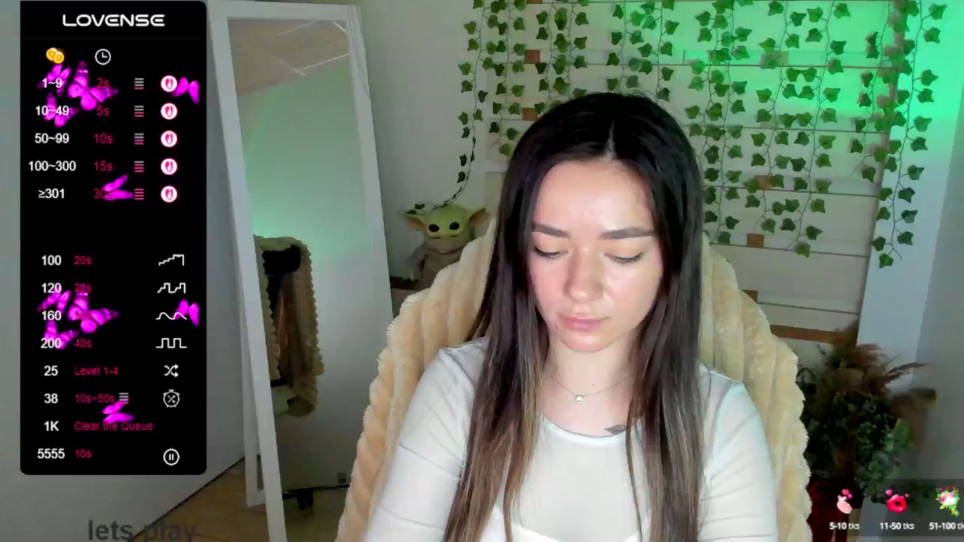 Gallery image thumbnail from KiraLove's myfreecams stream on, 05/13/2025, 12:01 image 18 of 20