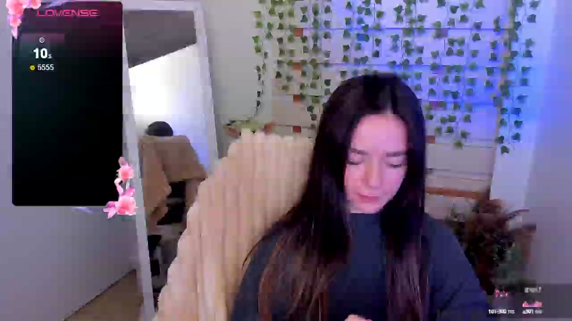Gallery image thumbnail from KiraLove's myfreecams stream on, 05/17/2025, 08:42 image 8 of 20
