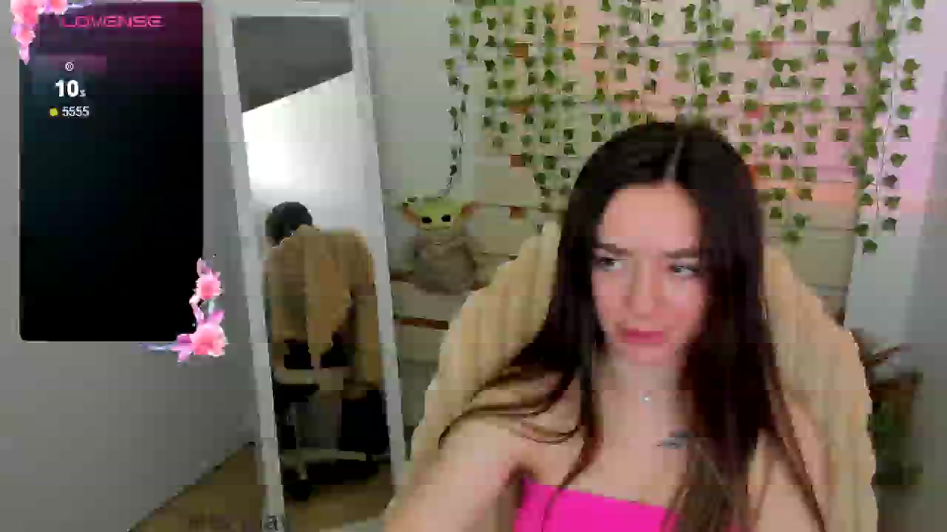 Gallery image thumbnail from KiraLove's myfreecams stream on, 05/17/2025, 11:20 image 15 of 20