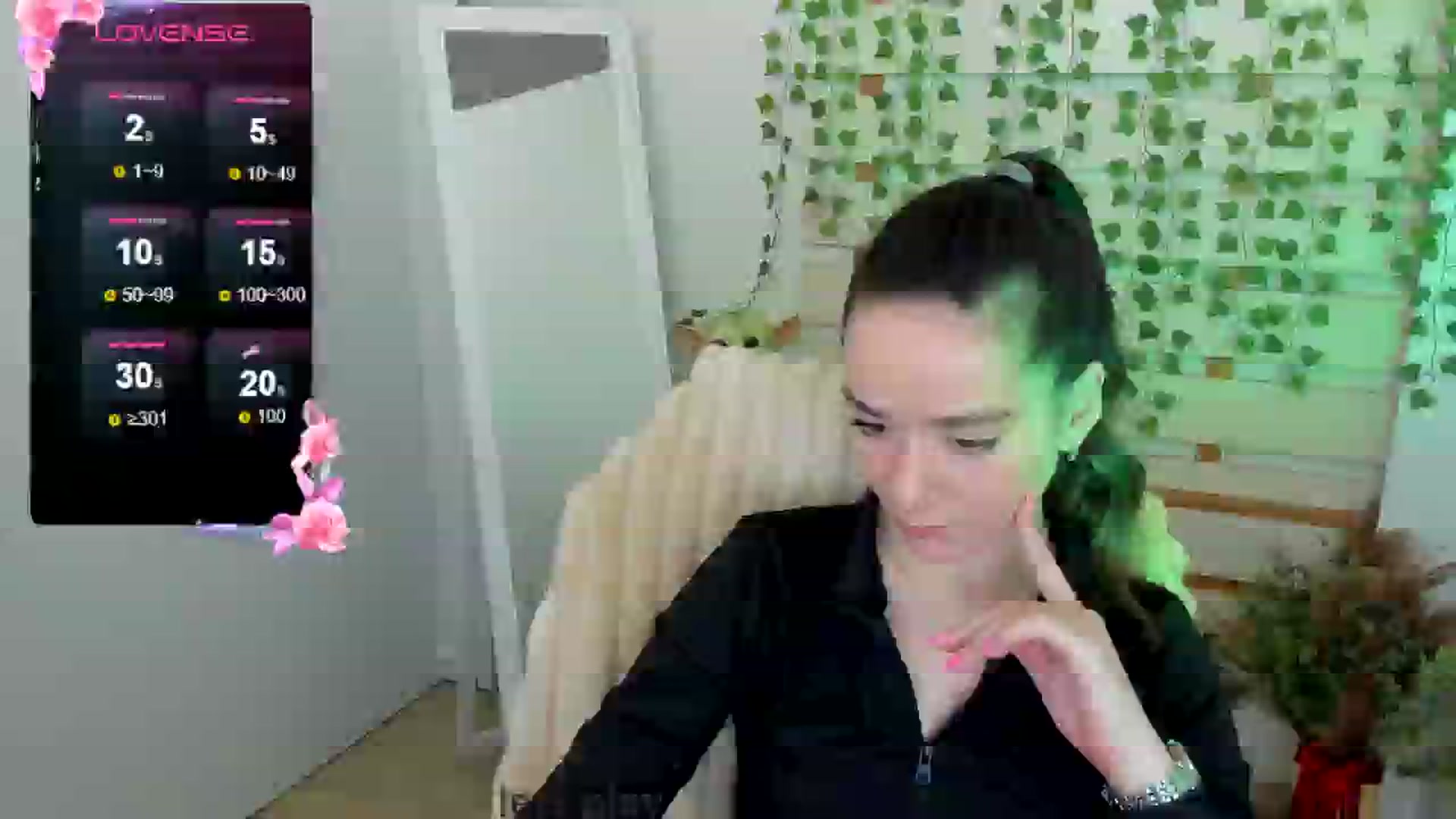 Gallery image thumbnail from KiraLove's myfreecams stream on, 05/19/2025, 12:50 image 7 of 20
