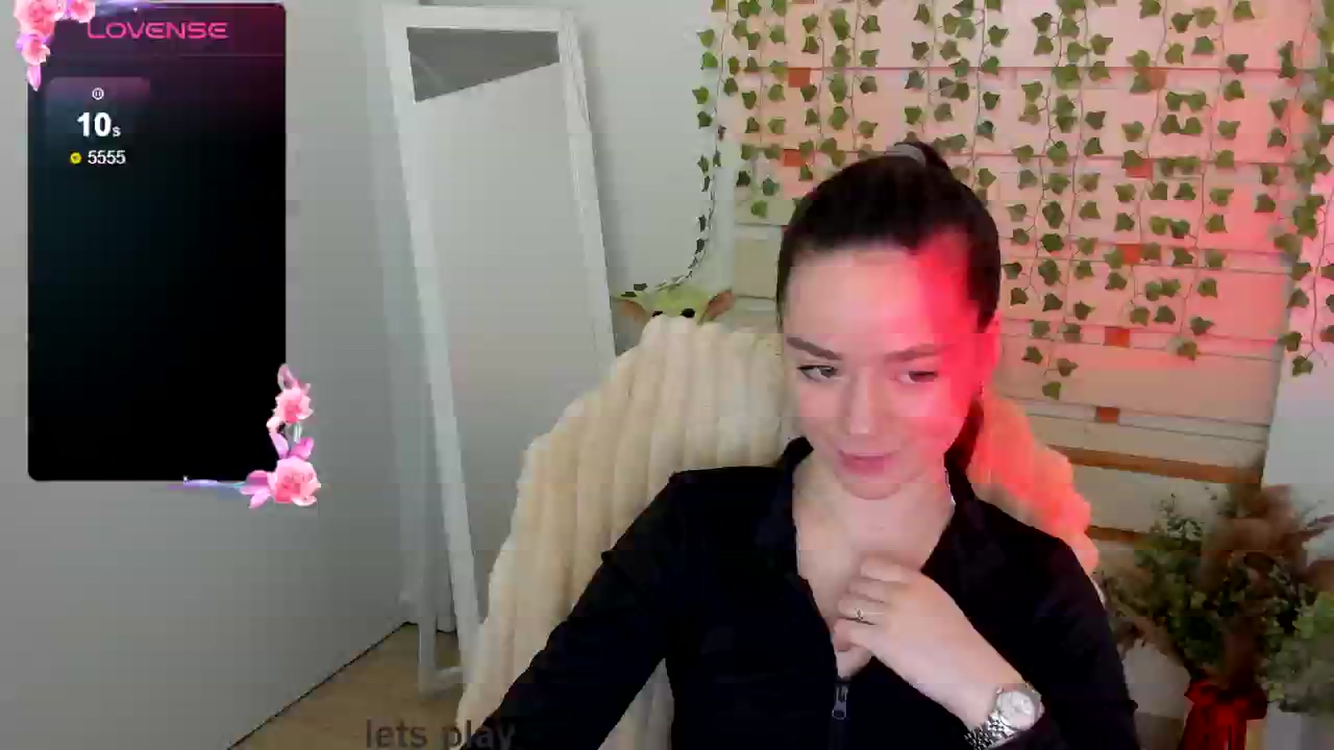 Gallery image thumbnail from KiraLove's myfreecams stream on, 05/19/2025, 12:50 image 16 of 20