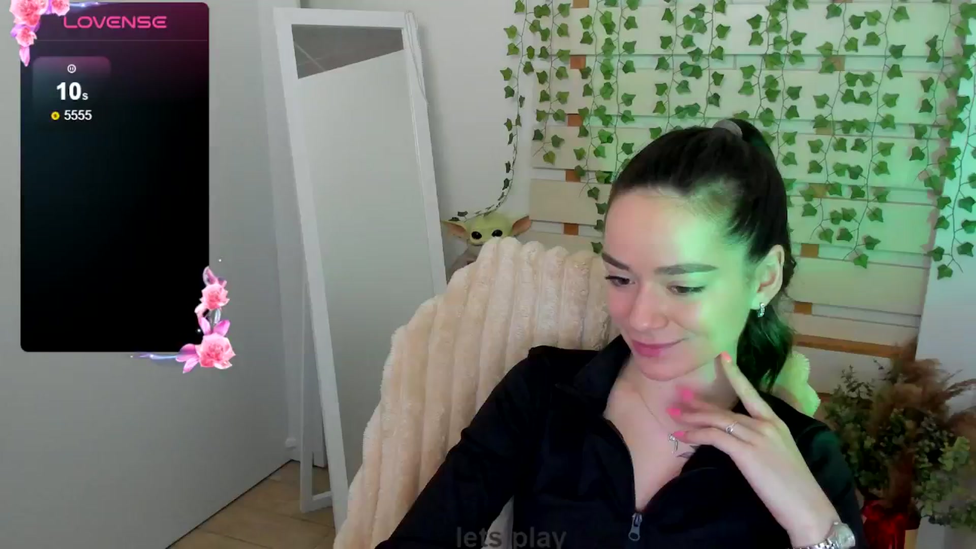 Gallery image thumbnail from KiraLove's myfreecams stream on, 05/19/2025, 13:42 image 4 of 20