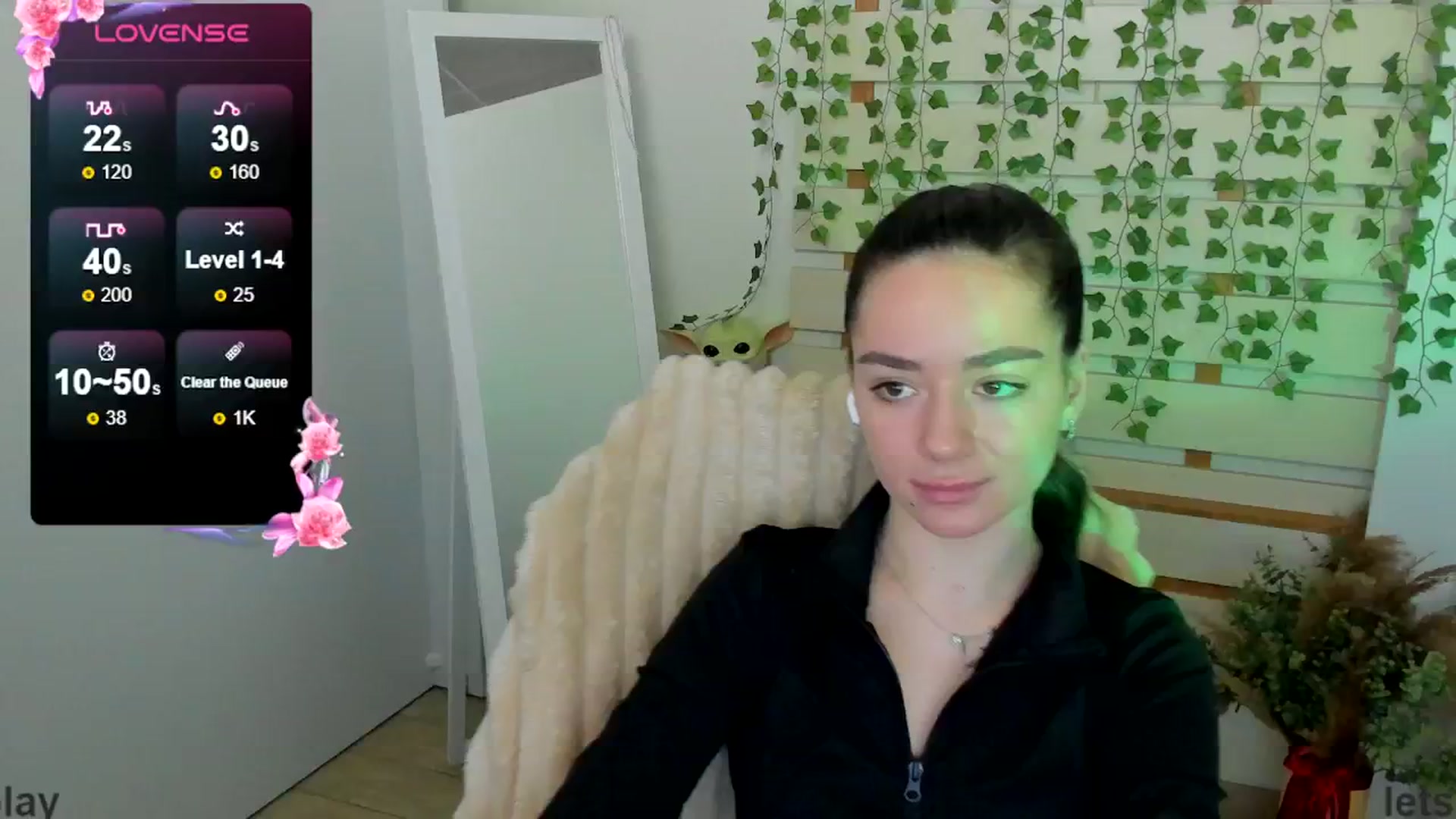 Gallery image thumbnail from KiraLove's myfreecams stream on, 05/19/2025, 13:42 image 15 of 20