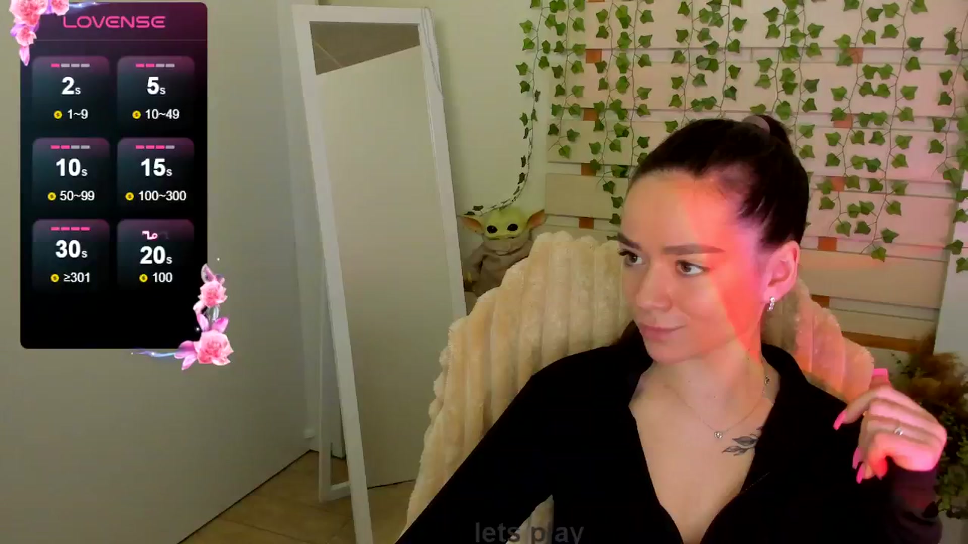 Gallery image thumbnail from KiraLove's myfreecams stream on, 05/19/2025, 15:00 image 19 of 20