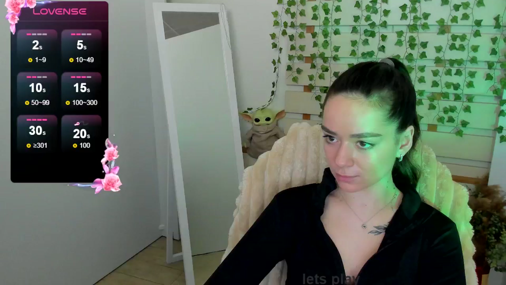 Gallery image thumbnail from KiraLove's myfreecams stream on, 05/19/2025, 15:00 image 16 of 20