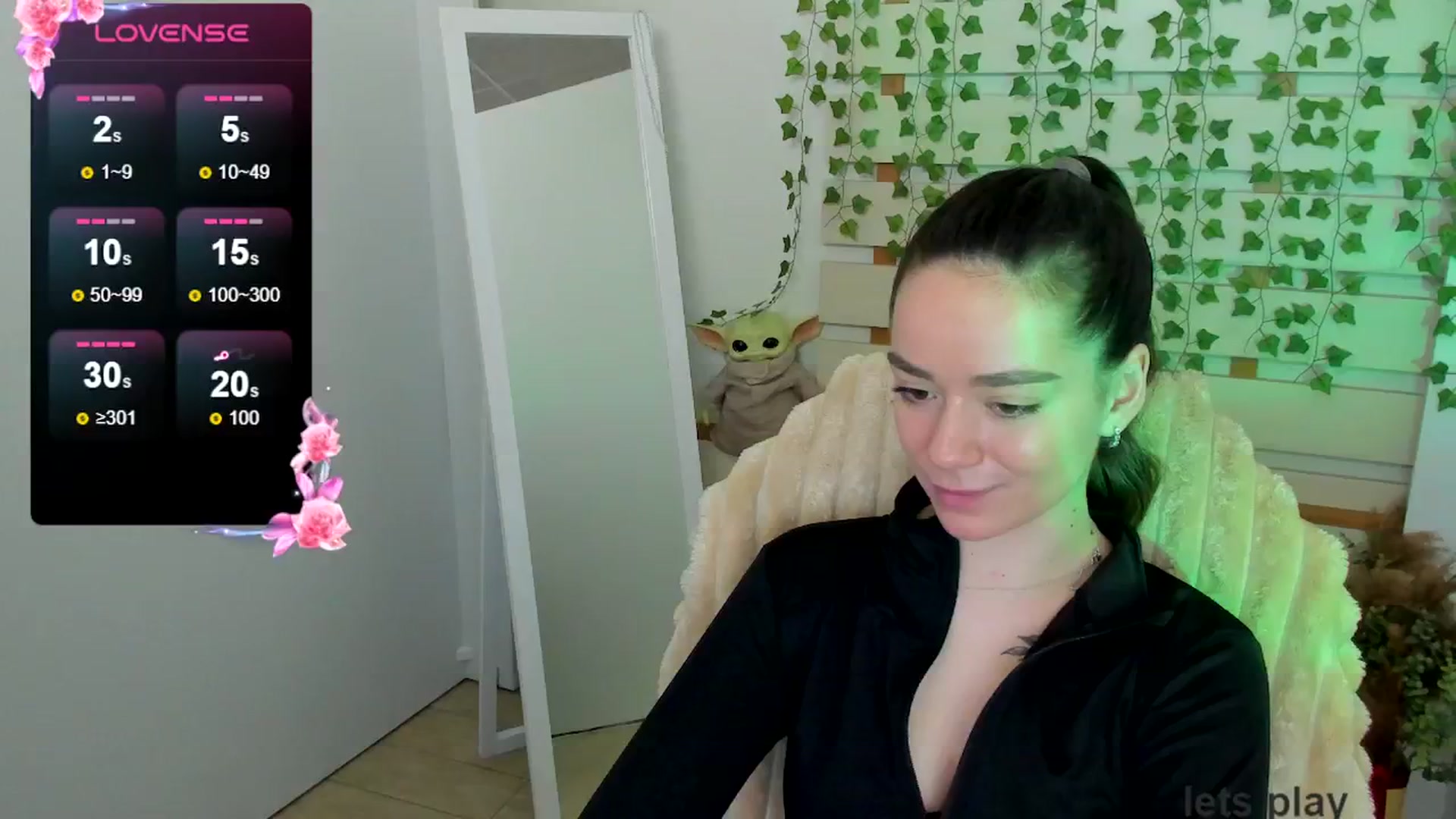 Gallery image thumbnail from KiraLove's myfreecams stream on, 05/19/2025, 15:00 image 10 of 20