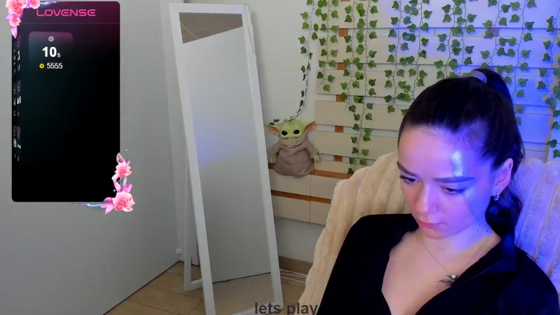 Gallery image thumbnail from KiraLove's myfreecams stream on, 05/19/2025, 15:00 image 20 of 20