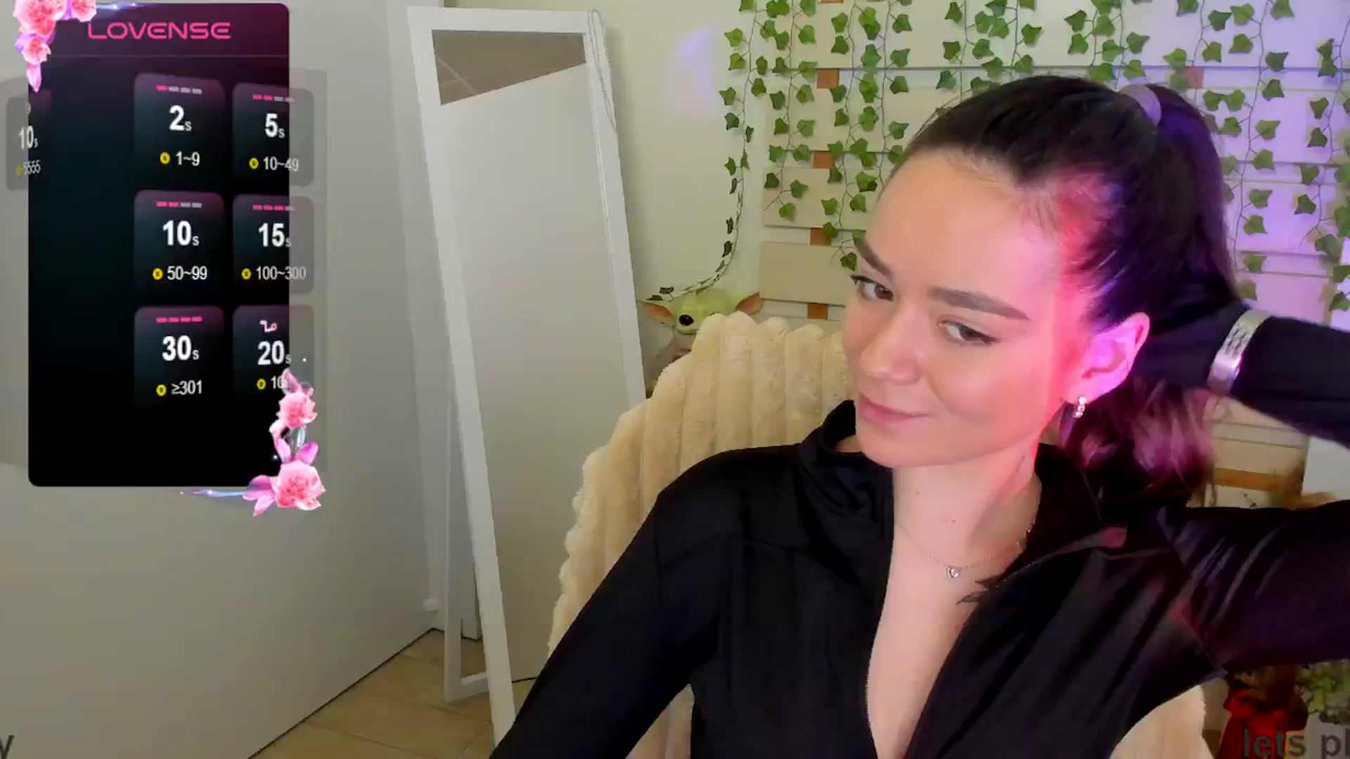 Gallery image thumbnail from KiraLove's myfreecams stream on, 05/19/2025, 15:00 image 7 of 20