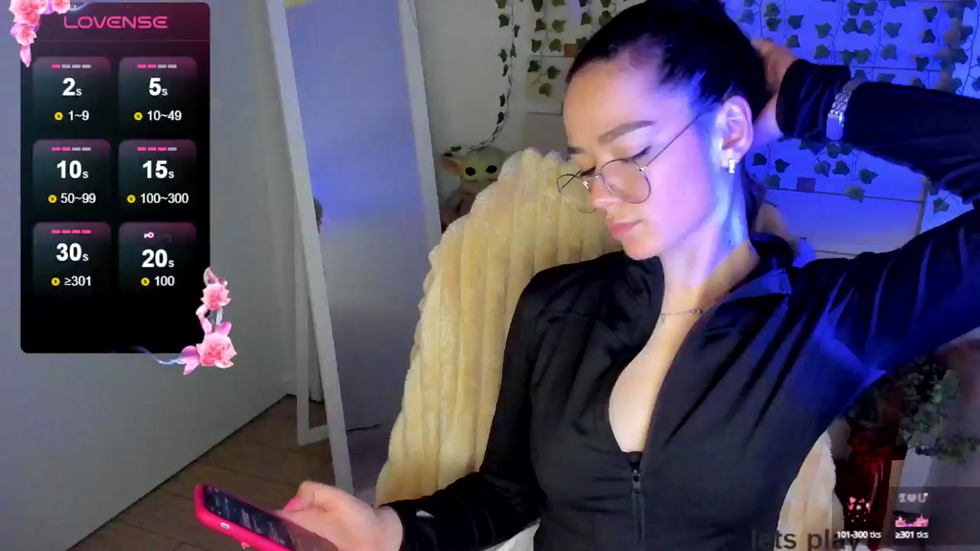 Gallery image thumbnail from KiraLove's myfreecams stream on, 05/19/2025, 16:48 image 9 of 20