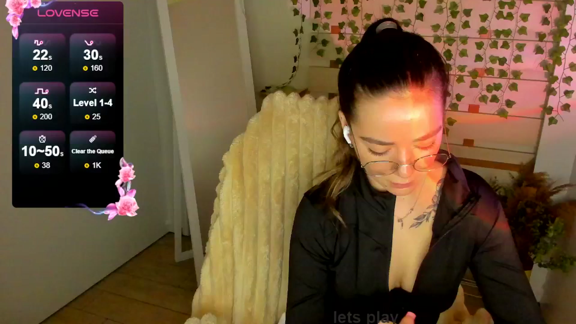 Gallery image thumbnail from KiraLove's myfreecams stream on, 05/19/2025, 16:48 image 11 of 20