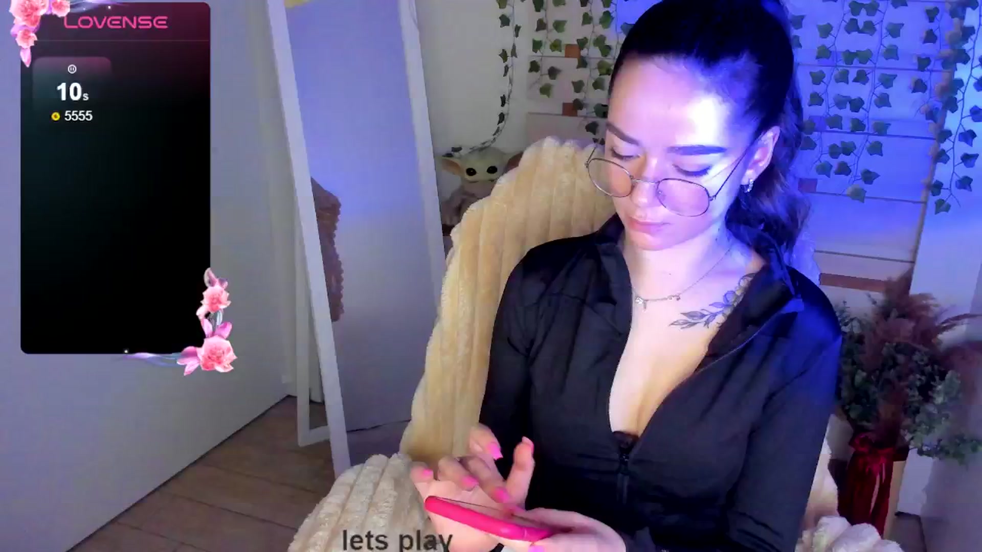 Gallery image thumbnail from KiraLove's myfreecams stream on, 05/19/2025, 16:48 image 8 of 20
