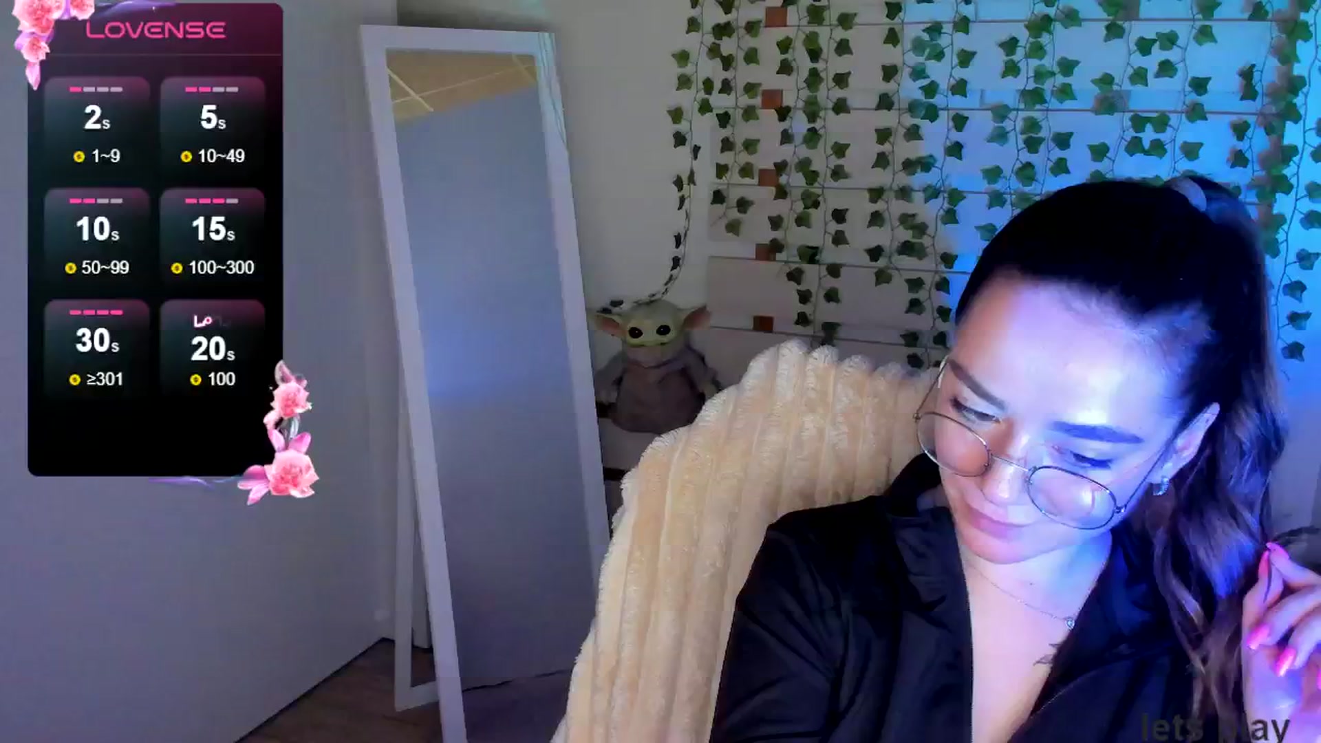Gallery image thumbnail from KiraLove's myfreecams stream on, 05/19/2025, 17:47 image 10 of 20