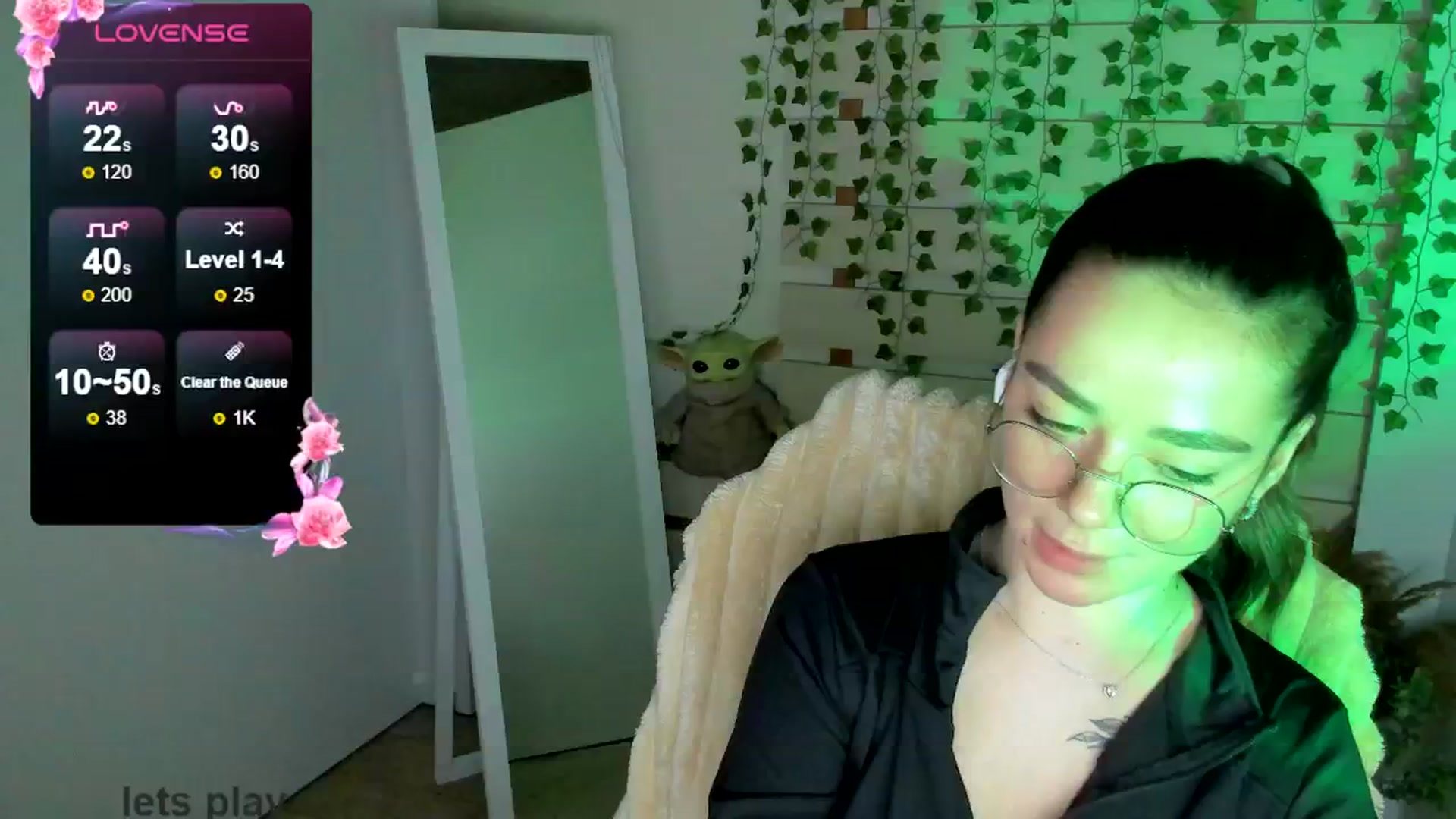 Gallery image thumbnail from KiraLove's myfreecams stream on, 05/19/2025, 17:47 image 13 of 20