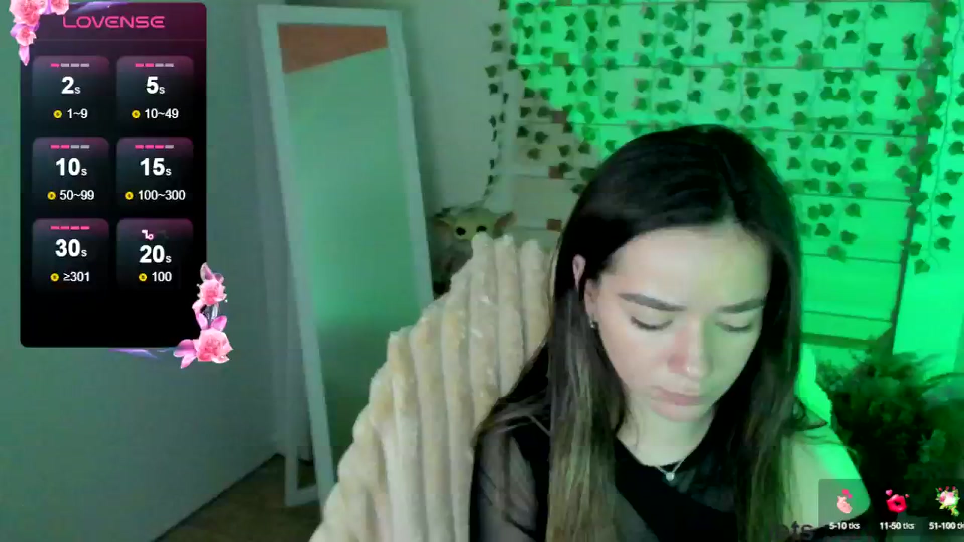 Gallery image thumbnail from KiraLove's myfreecams stream on, 05/20/2025, 10:04 image 2 of 20
