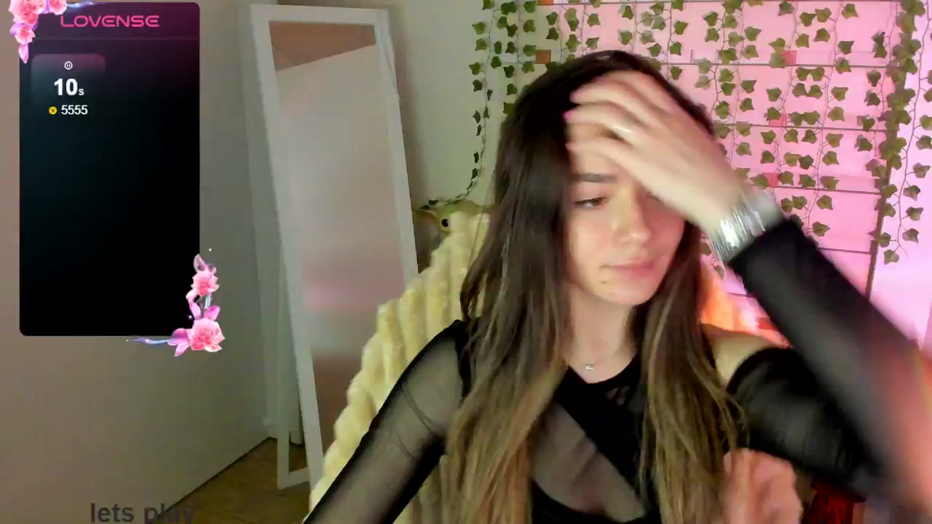 Gallery image thumbnail from KiraLove's myfreecams stream on, 05/20/2025, 10:04 image 15 of 20