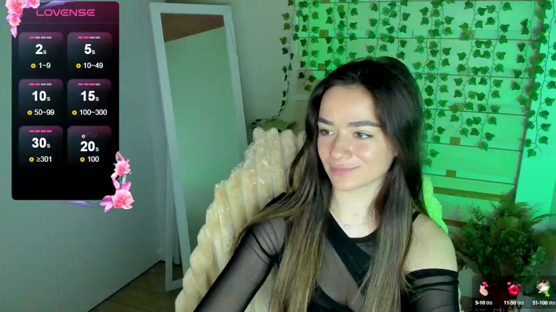 Gallery image thumbnail from KiraLove's myfreecams stream on, 05/20/2025, 10:04 image 16 of 20