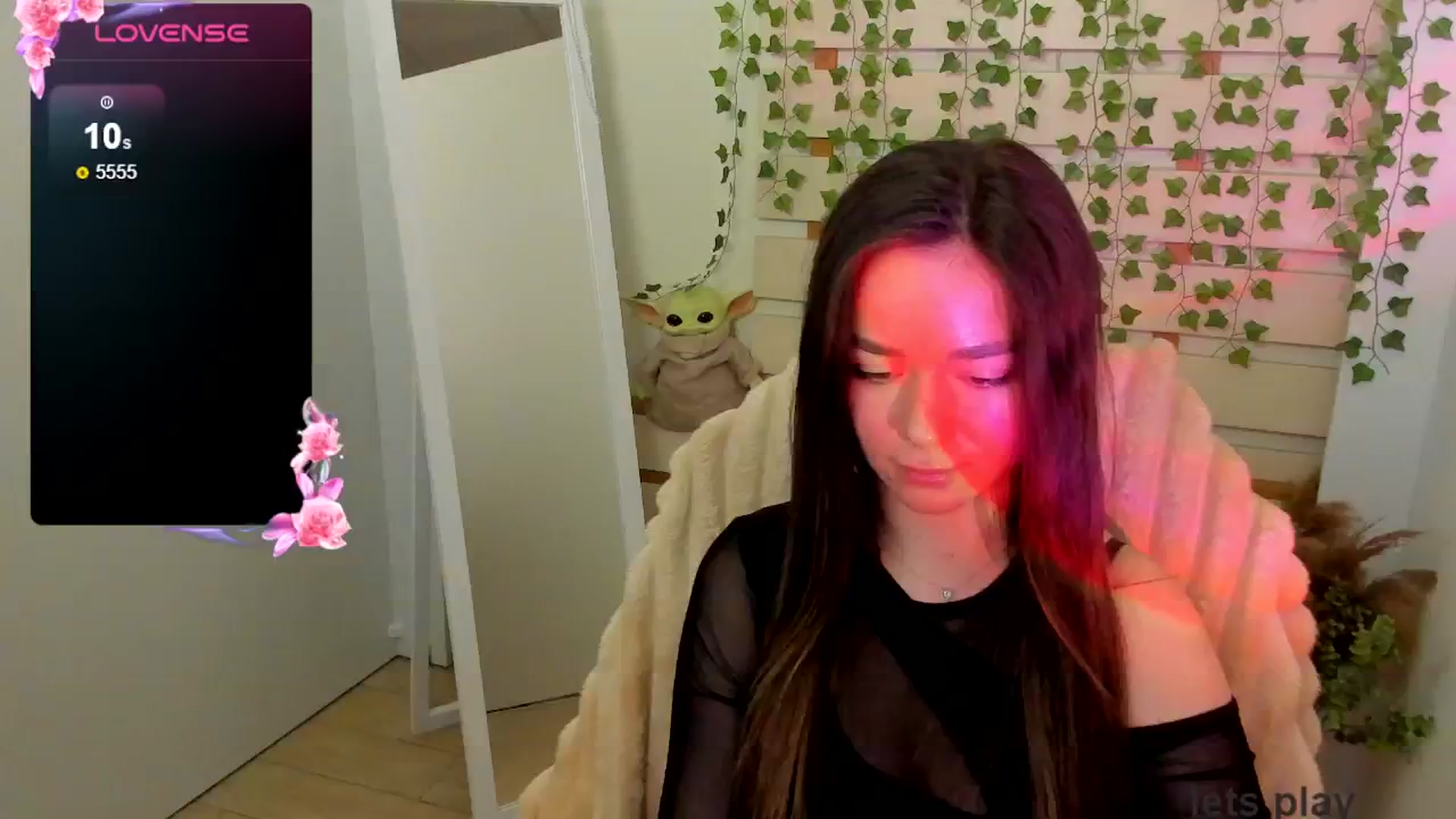 Gallery image thumbnail from KiraLove's myfreecams stream on, 05/20/2025, 13:10 image 1 of 20