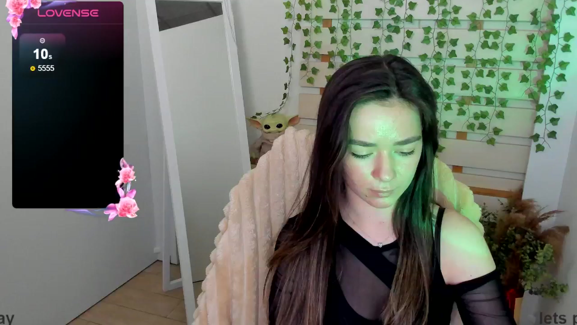 Gallery image thumbnail from KiraLove's myfreecams stream on, 05/20/2025, 13:10 image 7 of 20