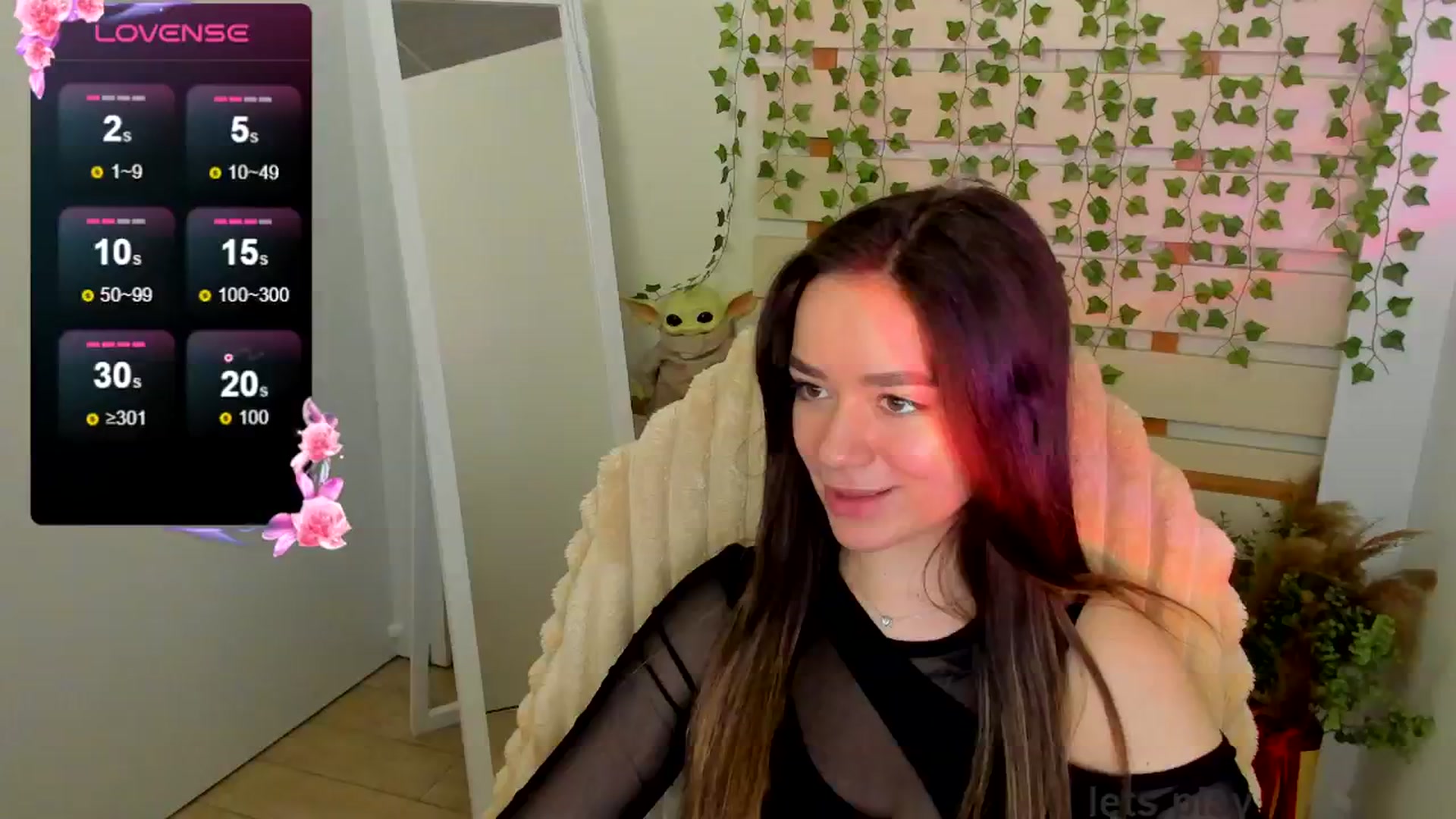 Gallery image thumbnail from KiraLove's myfreecams stream on, 05/20/2025, 13:10 image 15 of 20
