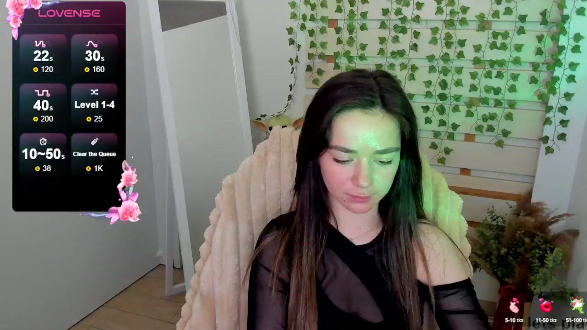 Gallery image thumbnail from KiraLove's myfreecams stream on, 05/20/2025, 13:10 image 14 of 20