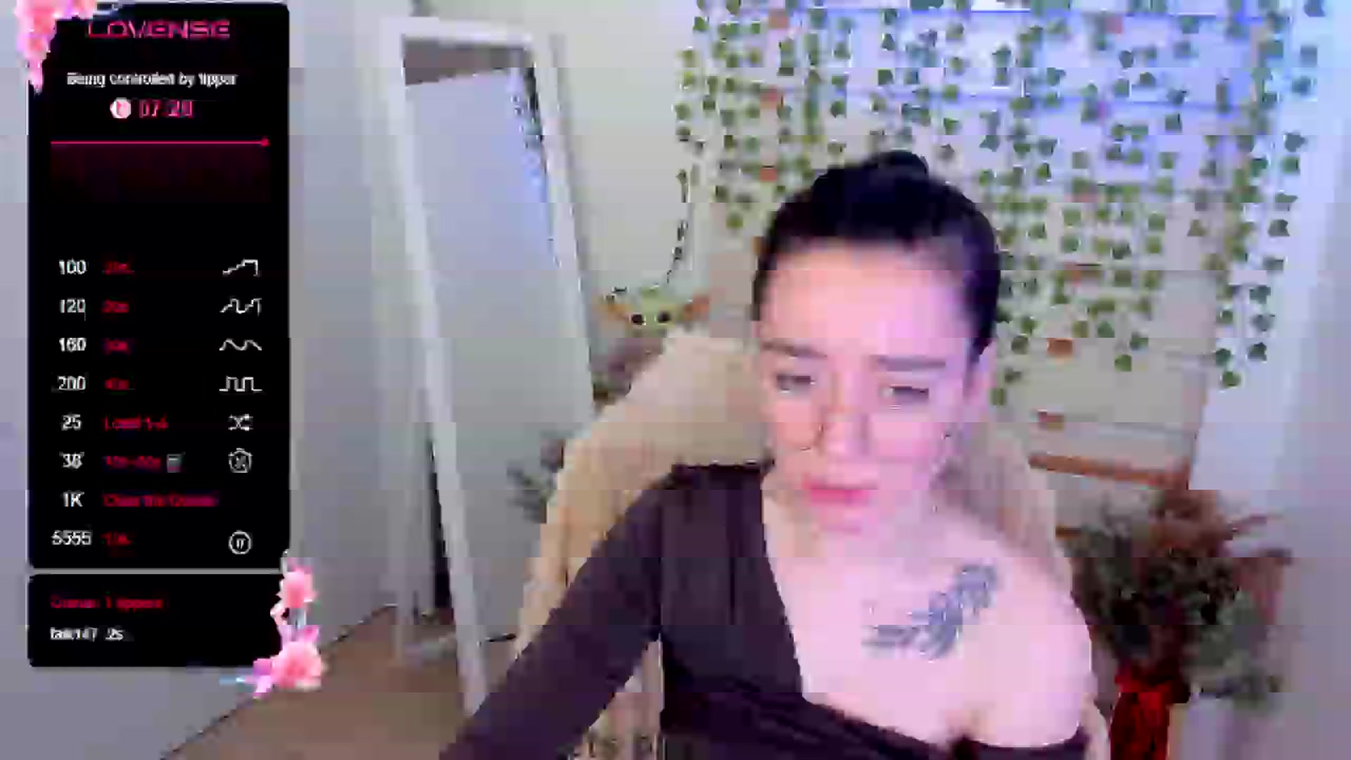 Gallery image thumbnail from KiraLove's myfreecams stream on, 05/24/2025, 10:17 image 14 of 20