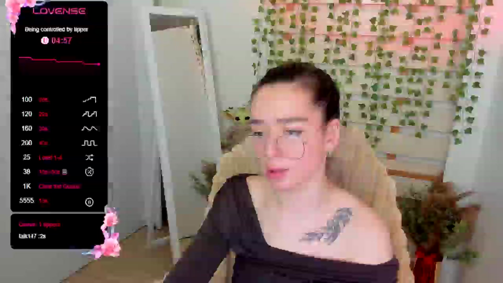 Gallery image thumbnail from KiraLove's myfreecams stream on, 05/24/2025, 10:17 image 19 of 20