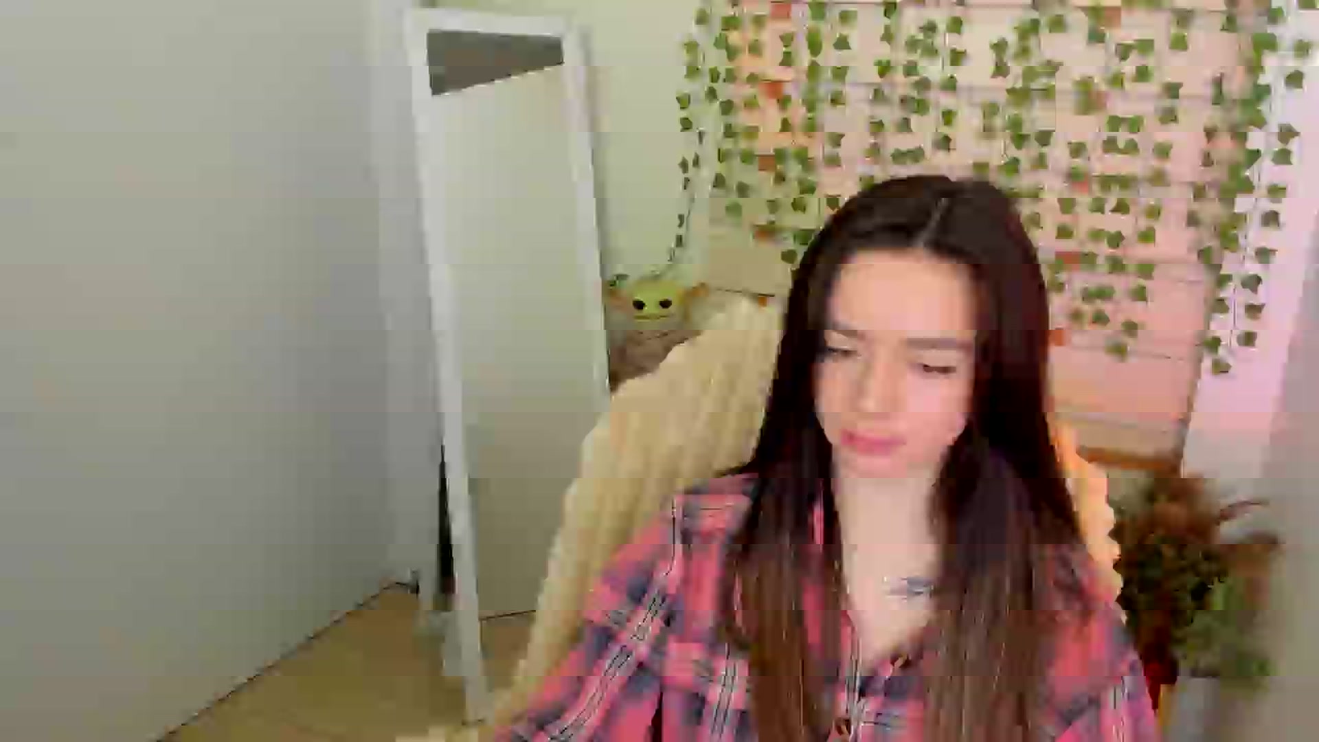 Gallery image thumbnail from KiraLove's myfreecams stream on, 05/25/2025, 08:14 image 11 of 20
