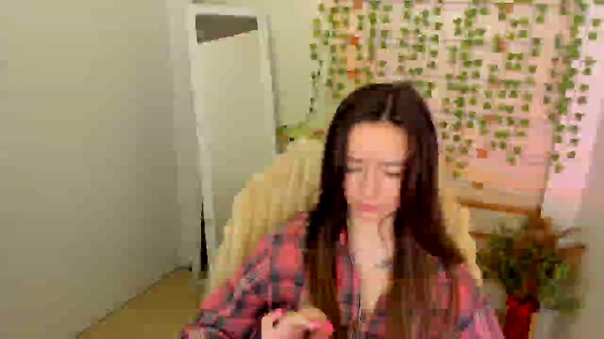 Gallery image thumbnail from KiraLove's myfreecams stream on, 05/25/2025, 08:14 image 9 of 20