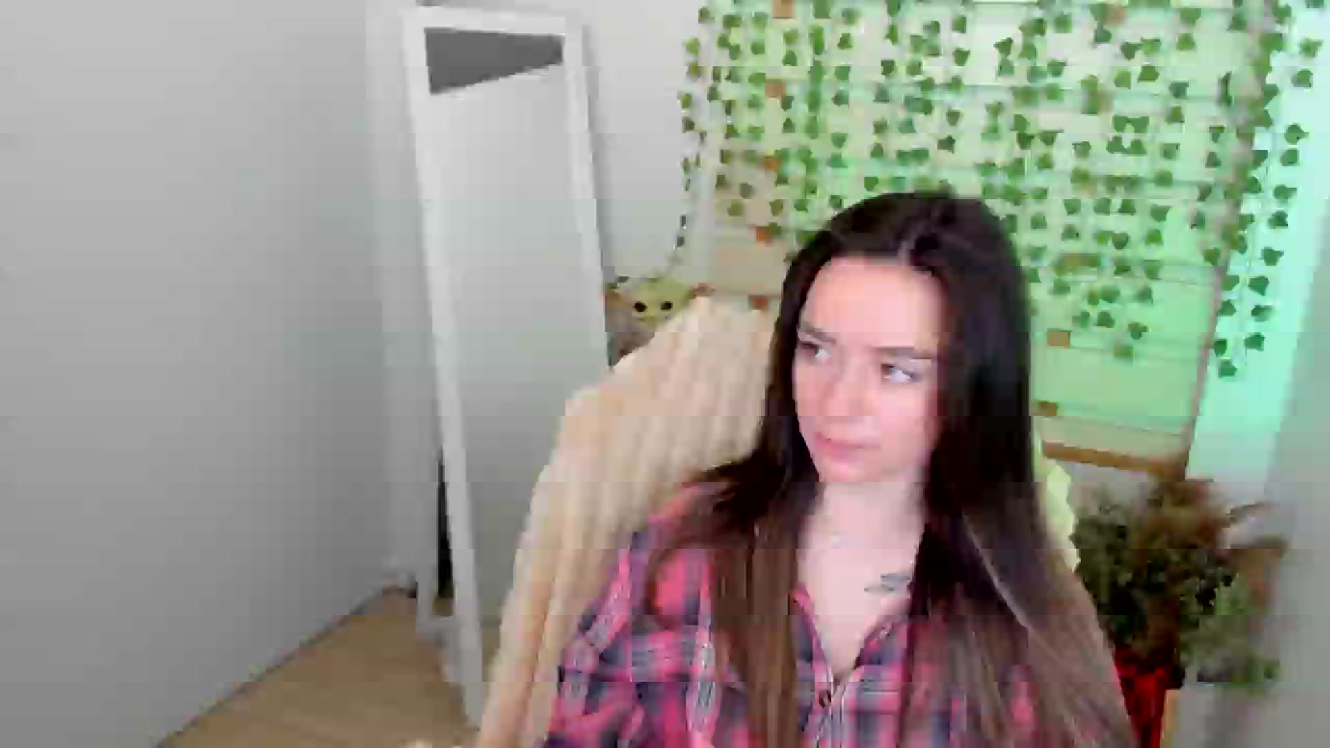 Gallery image thumbnail from KiraLove's myfreecams stream on, 05/25/2025, 10:15 image 7 of 20