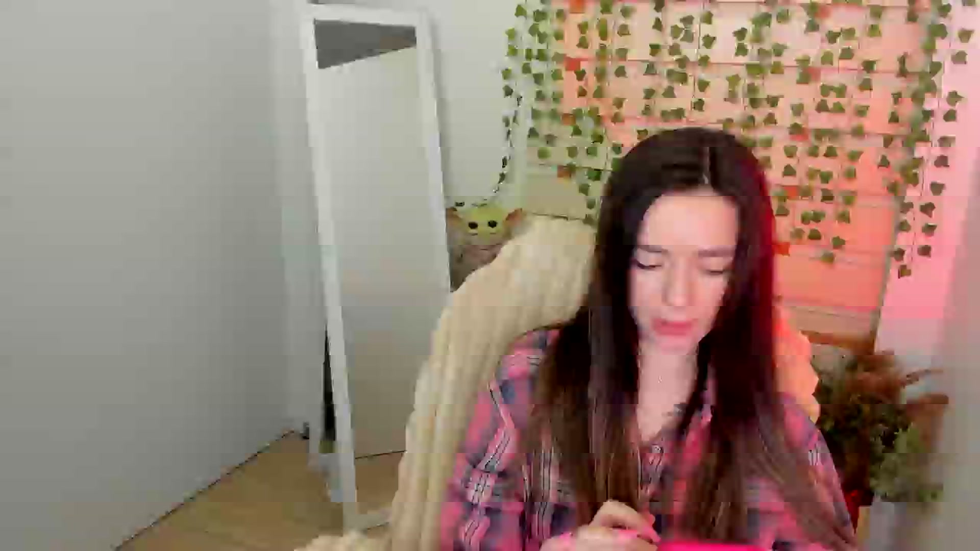Gallery image thumbnail from KiraLove's myfreecams stream on, 05/25/2025, 12:05 image 5 of 20