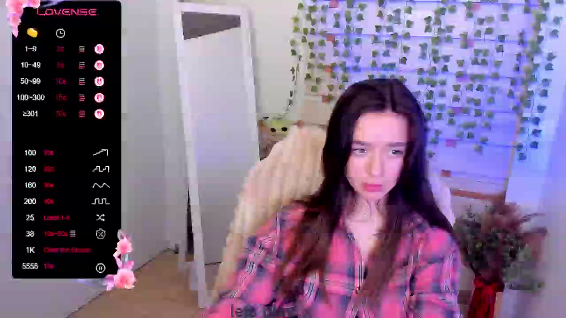 Gallery image thumbnail from KiraLove's myfreecams stream on, 05/25/2025, 12:05 image 20 of 20