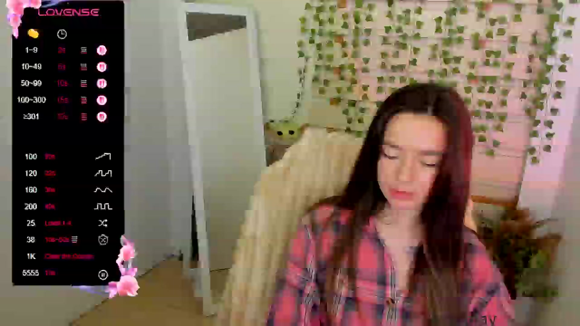 Gallery image thumbnail from KiraLove's myfreecams stream on, 05/25/2025, 12:05 image 17 of 20