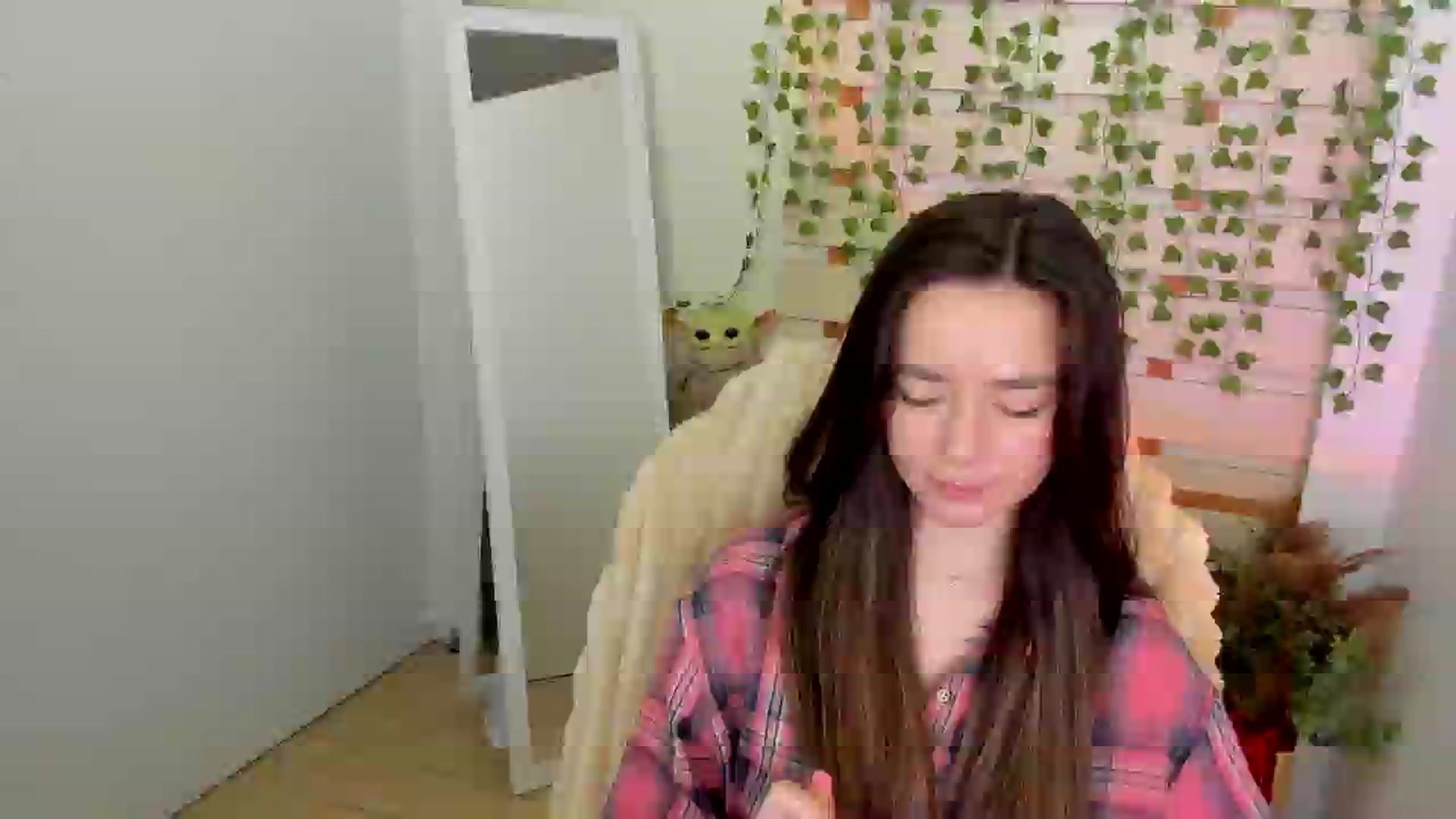 Gallery image thumbnail from KiraLove's myfreecams stream on, 05/25/2025, 12:05 image 6 of 20