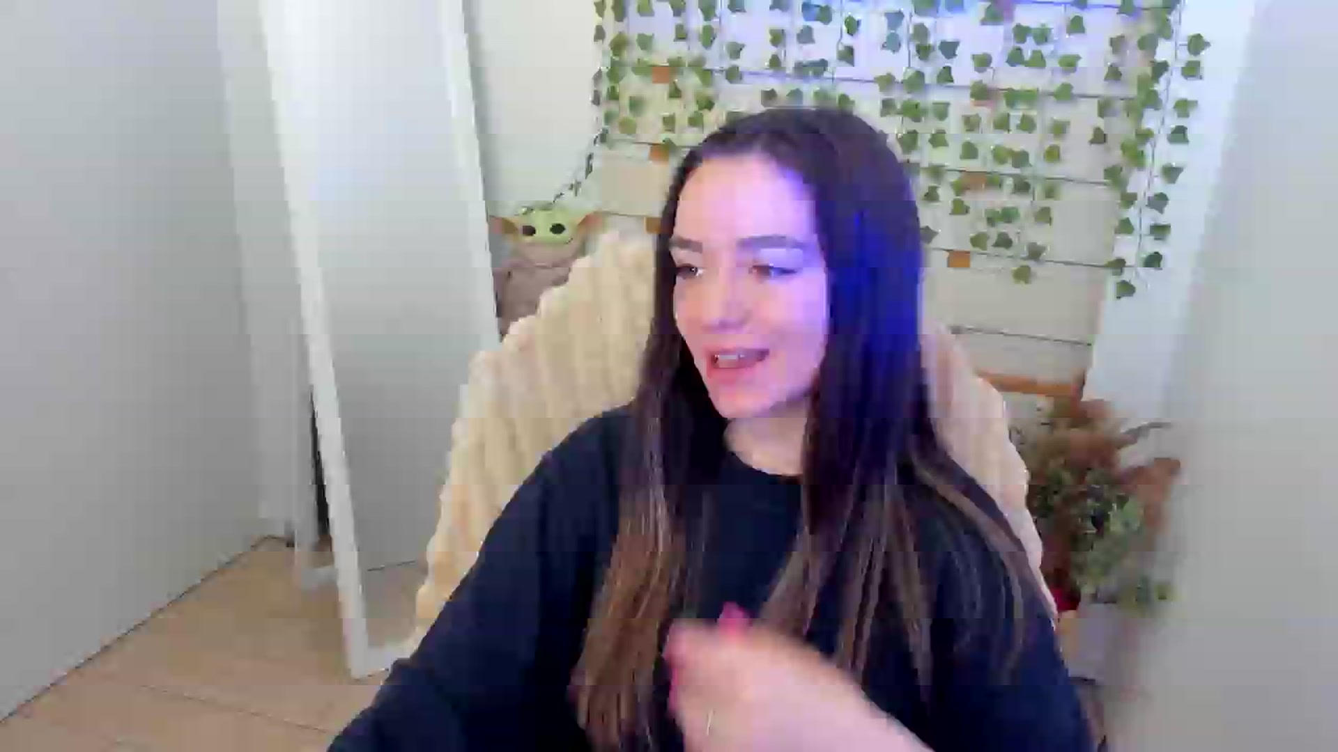 Gallery image thumbnail from KiraLove's myfreecams stream on, 05/26/2025, 12:56 image 3 of 20